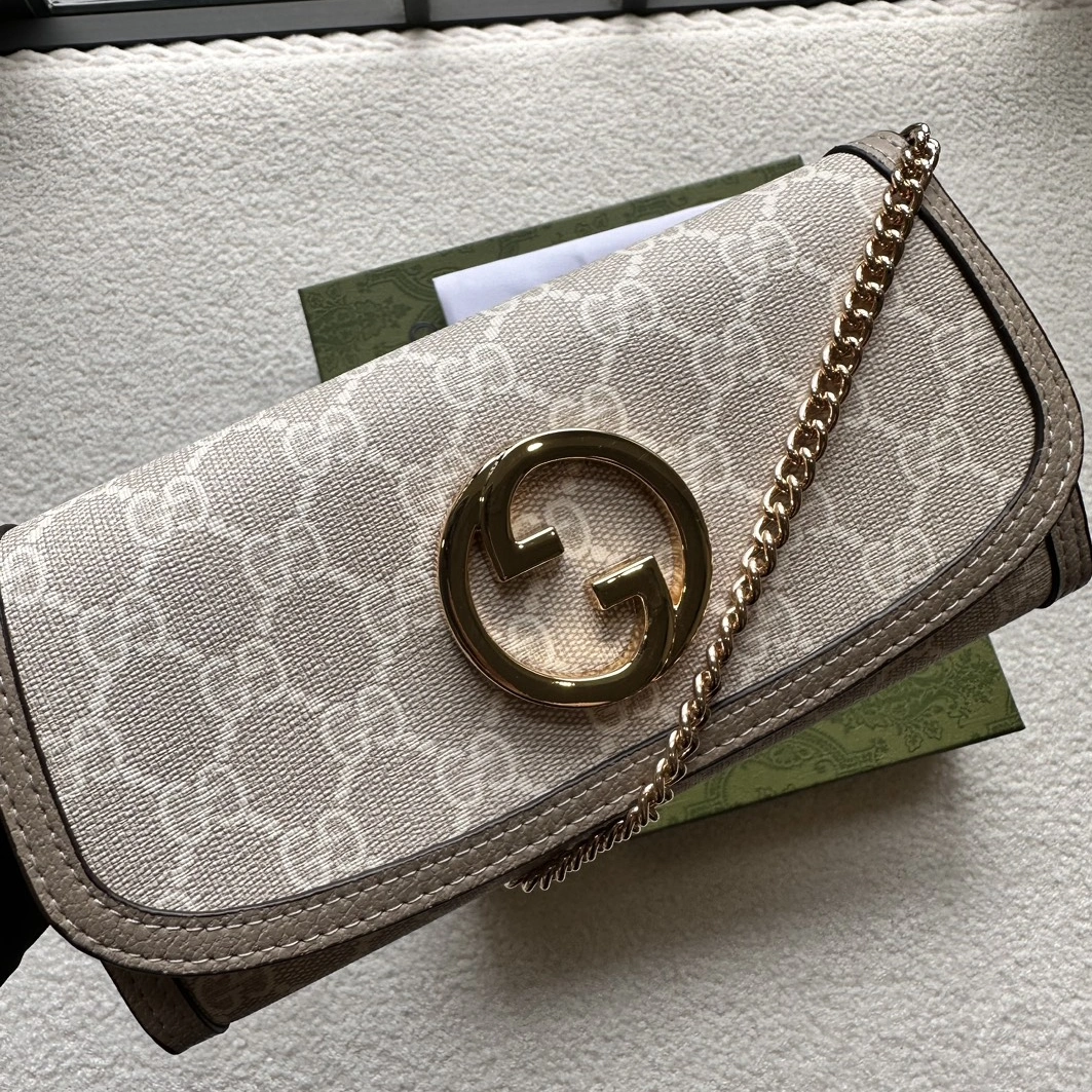 Gucci AAA Quality Messenger Bags For Women Affordable 5685