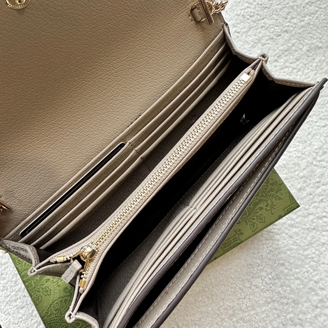 Gucci AAA Quality Messenger Bags For Women Affordable 5685
