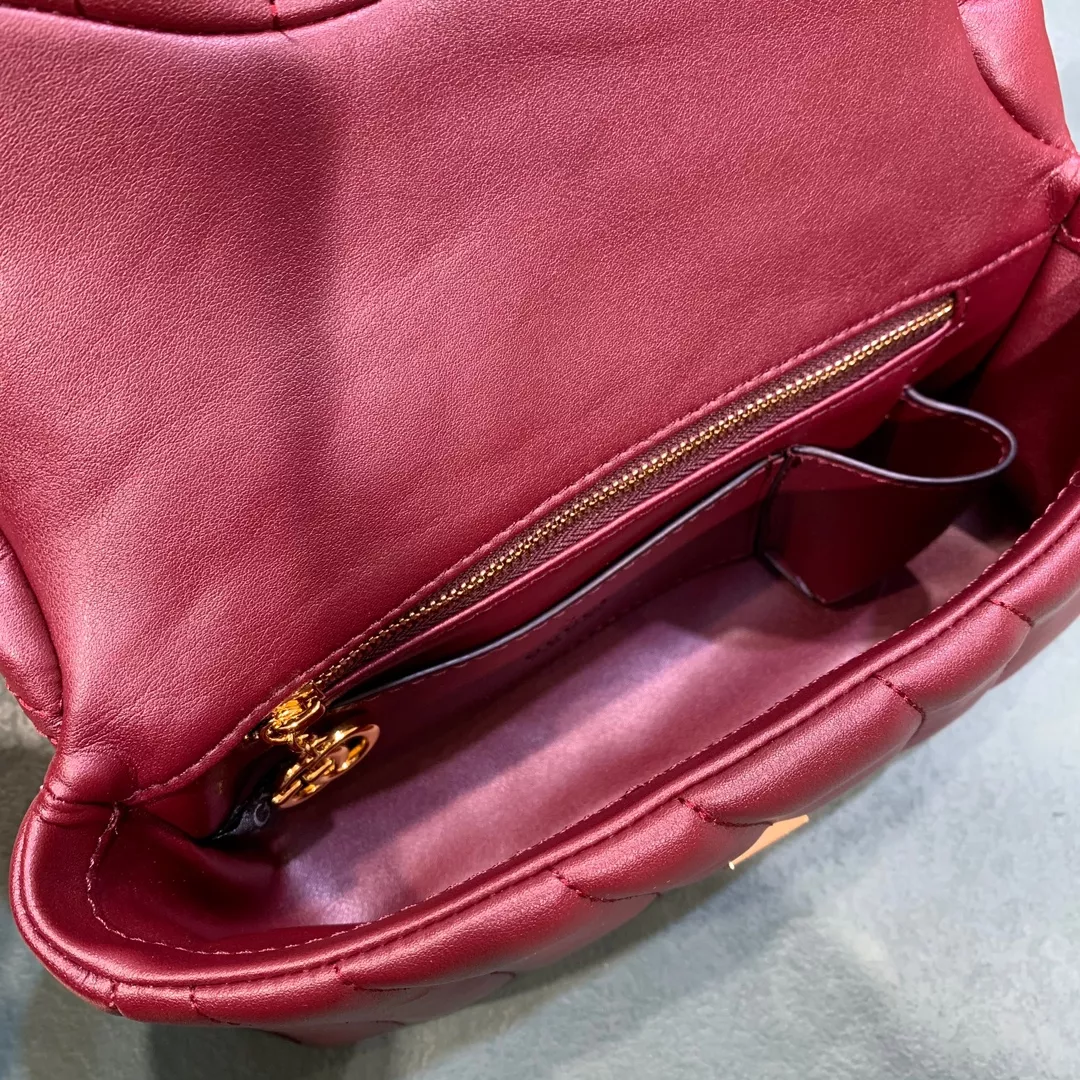 Gucci AAA Quality Messenger Bags For Women Affordable 6865