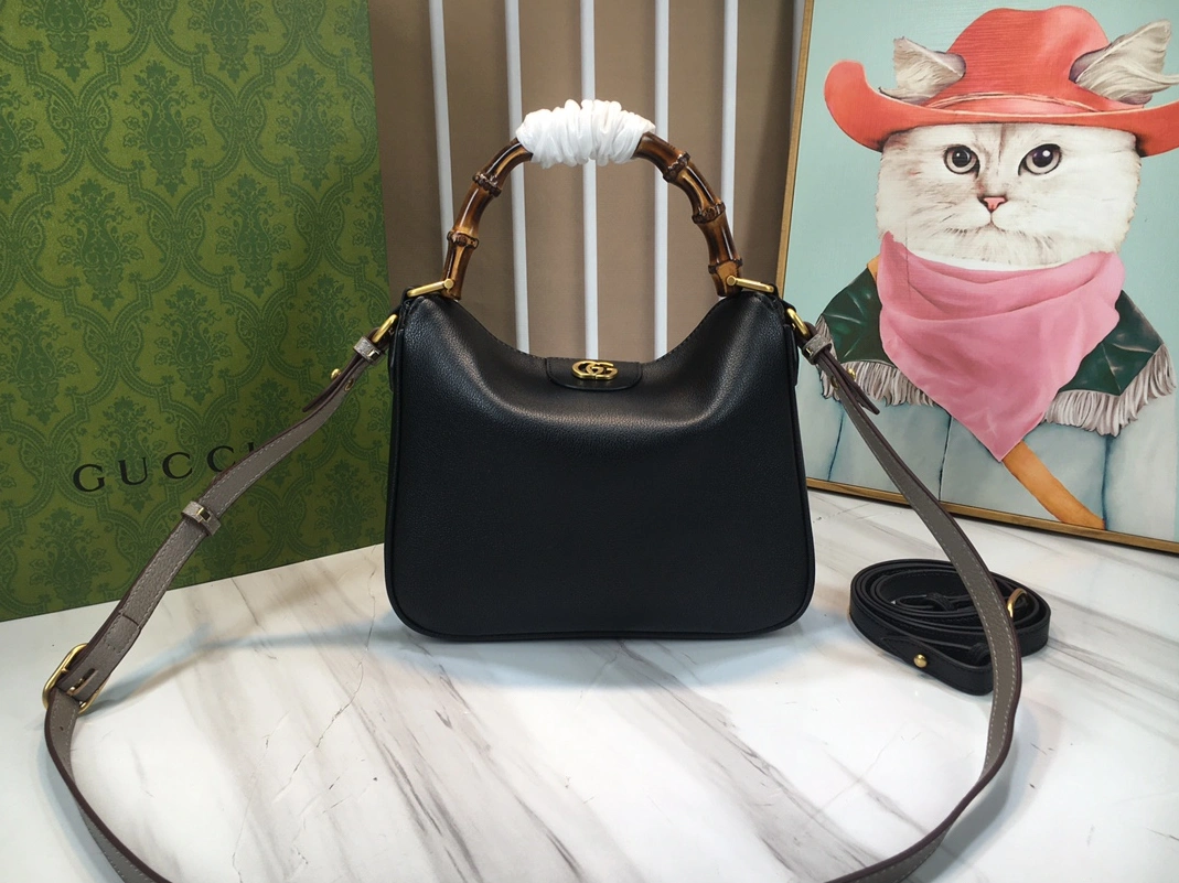 Gucci AAA Quality Messenger Bags For Women AllSeason 1019