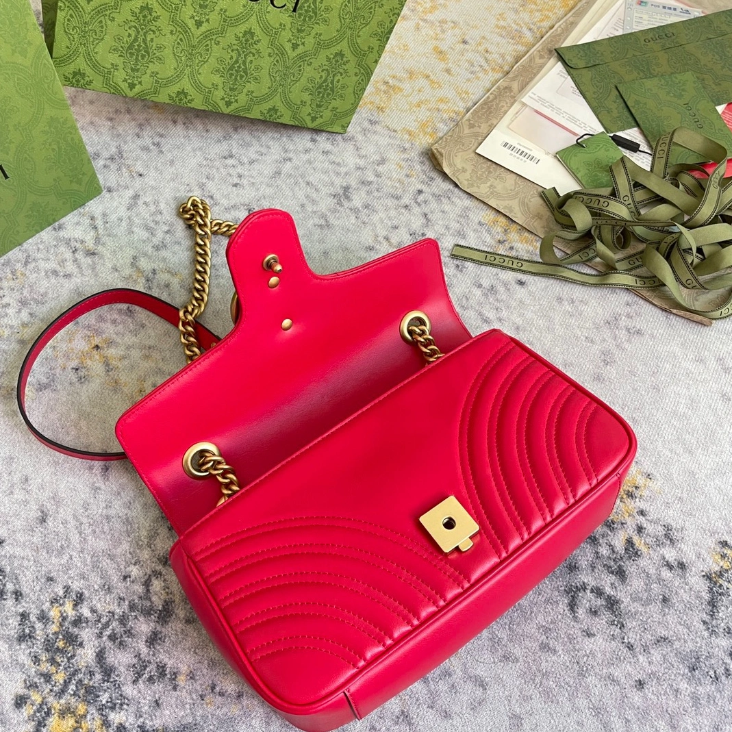 Gucci AAA Quality Messenger Bags For Women AllSeason 3575
