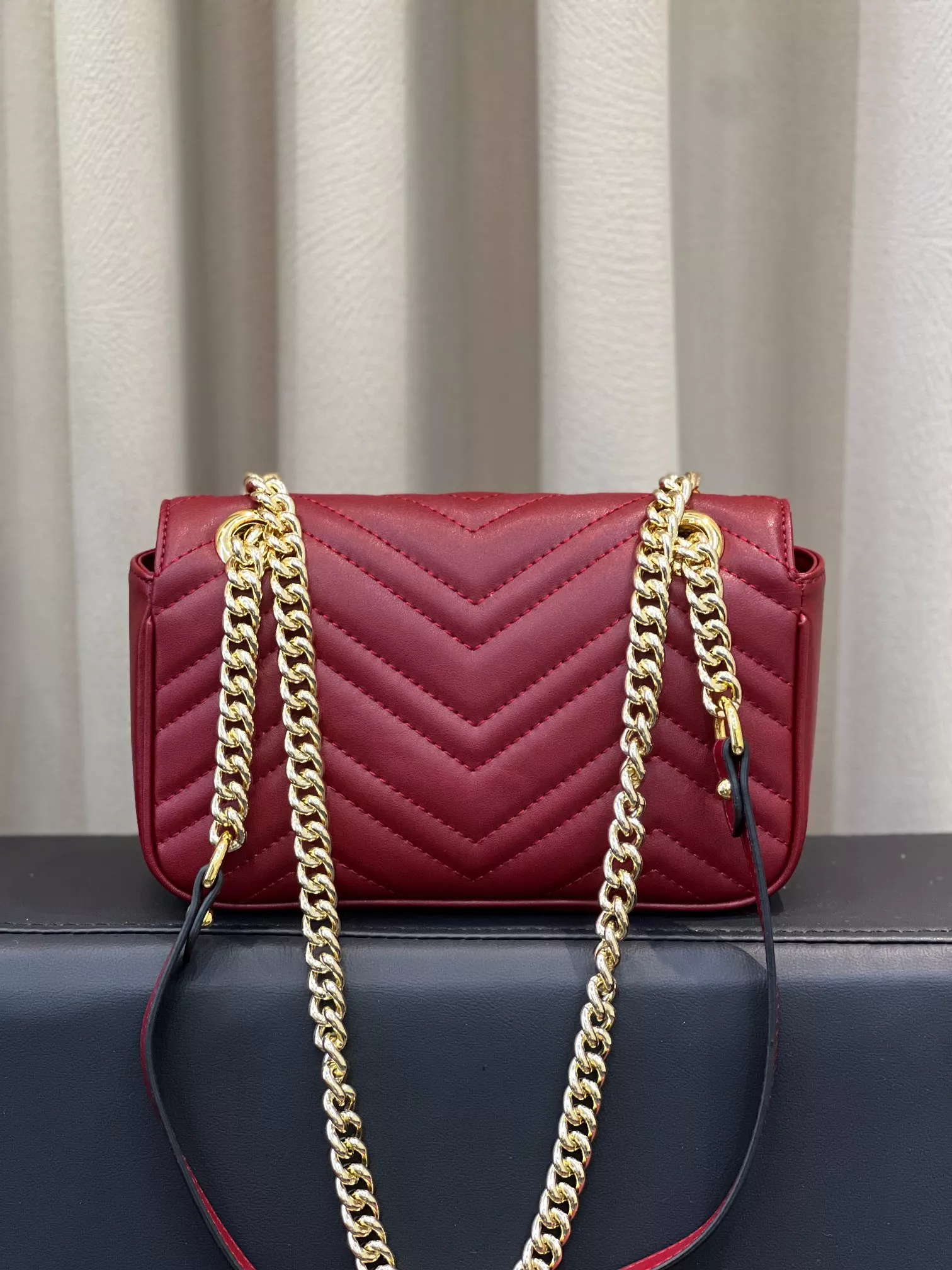 Gucci AAA Quality Messenger Bags For Women AllSeason 6795