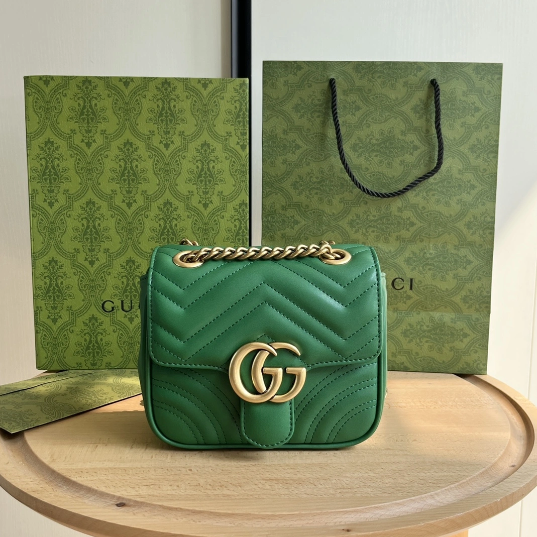 Gucci AAA Quality Messenger Bags For Women AllSeason 7551