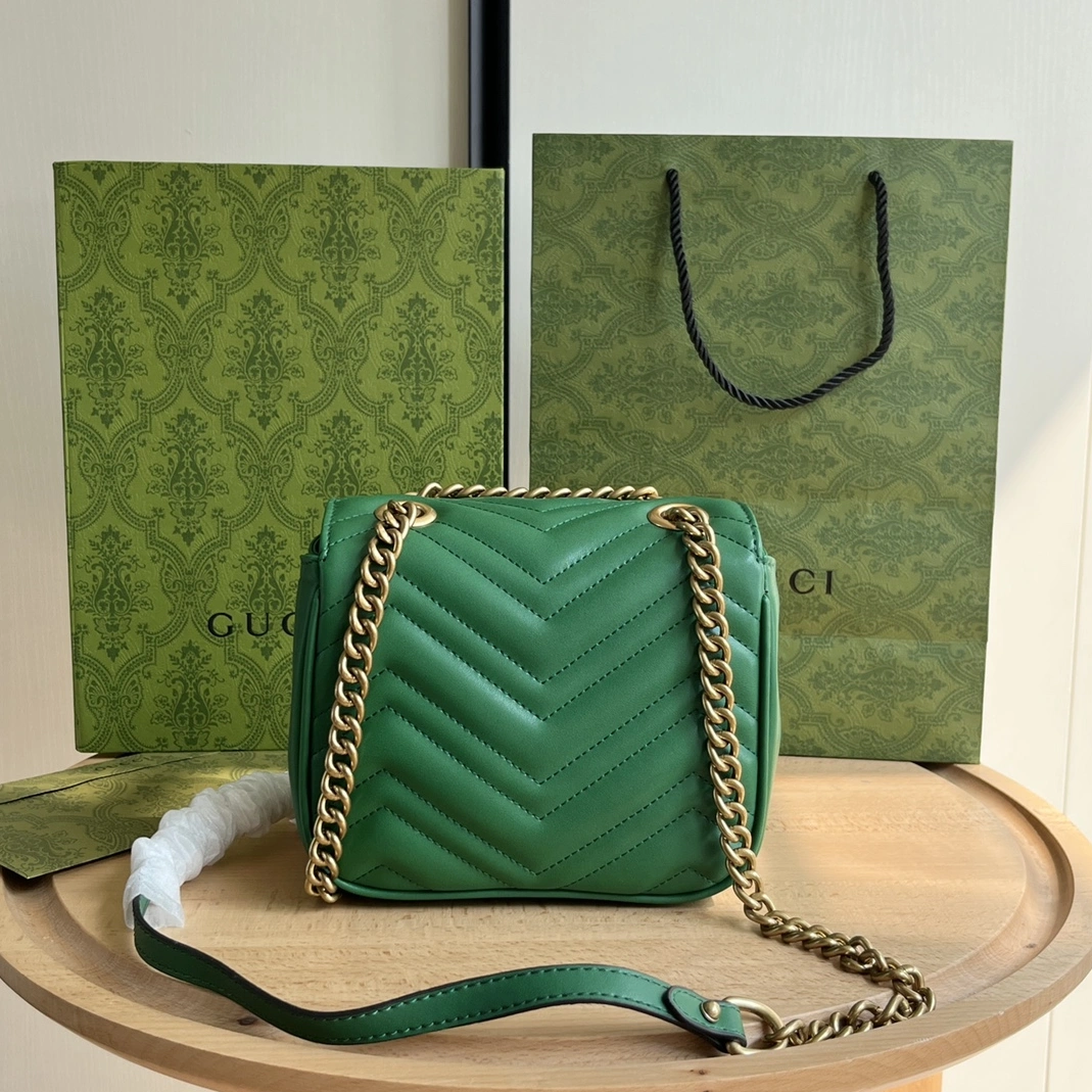 Gucci AAA Quality Messenger Bags For Women AllSeason 7551