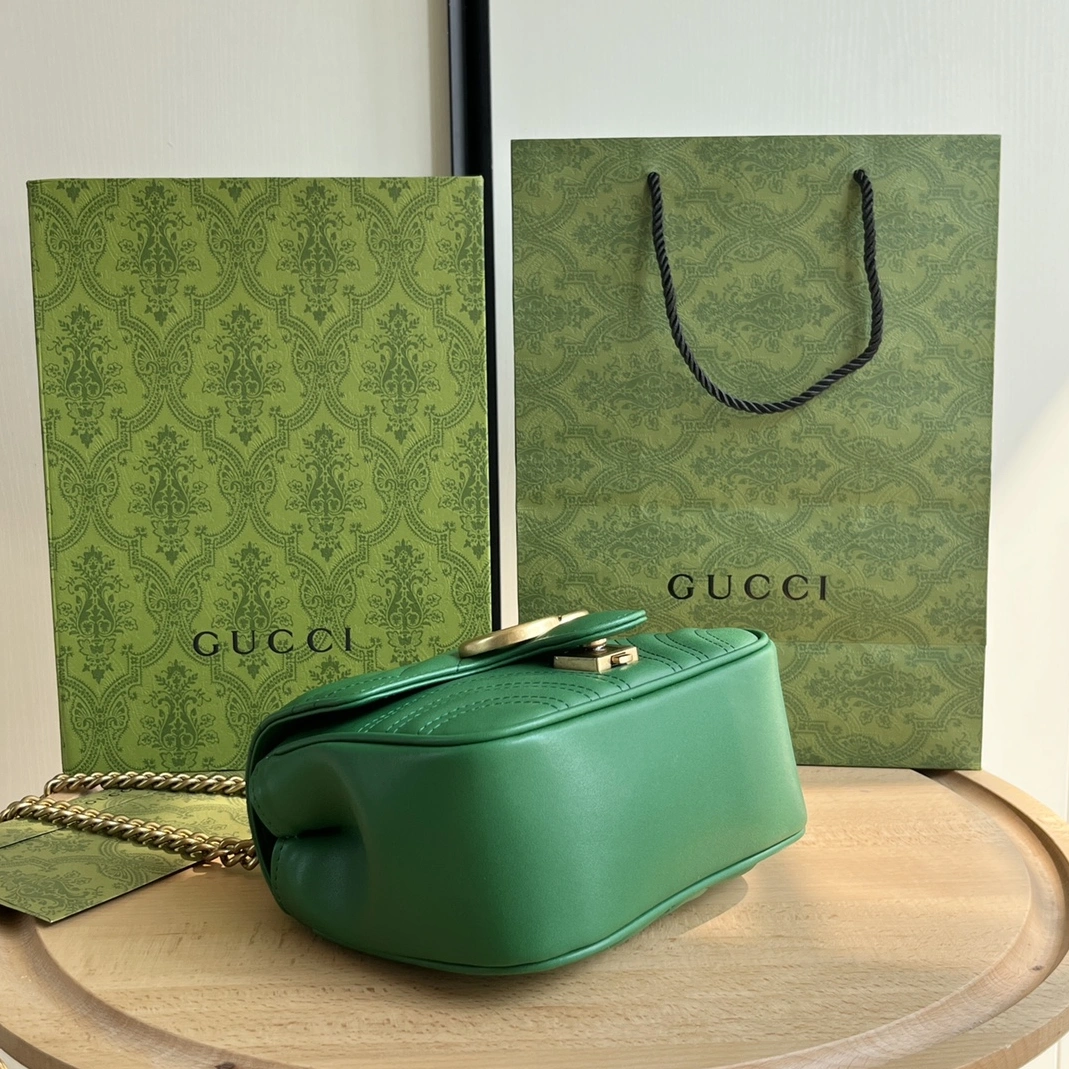 Gucci AAA Quality Messenger Bags For Women AllSeason 7551