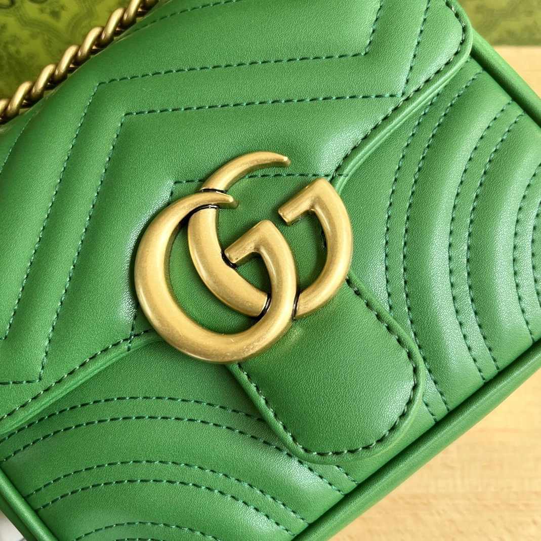 Gucci AAA Quality Messenger Bags For Women AllSeason 7551