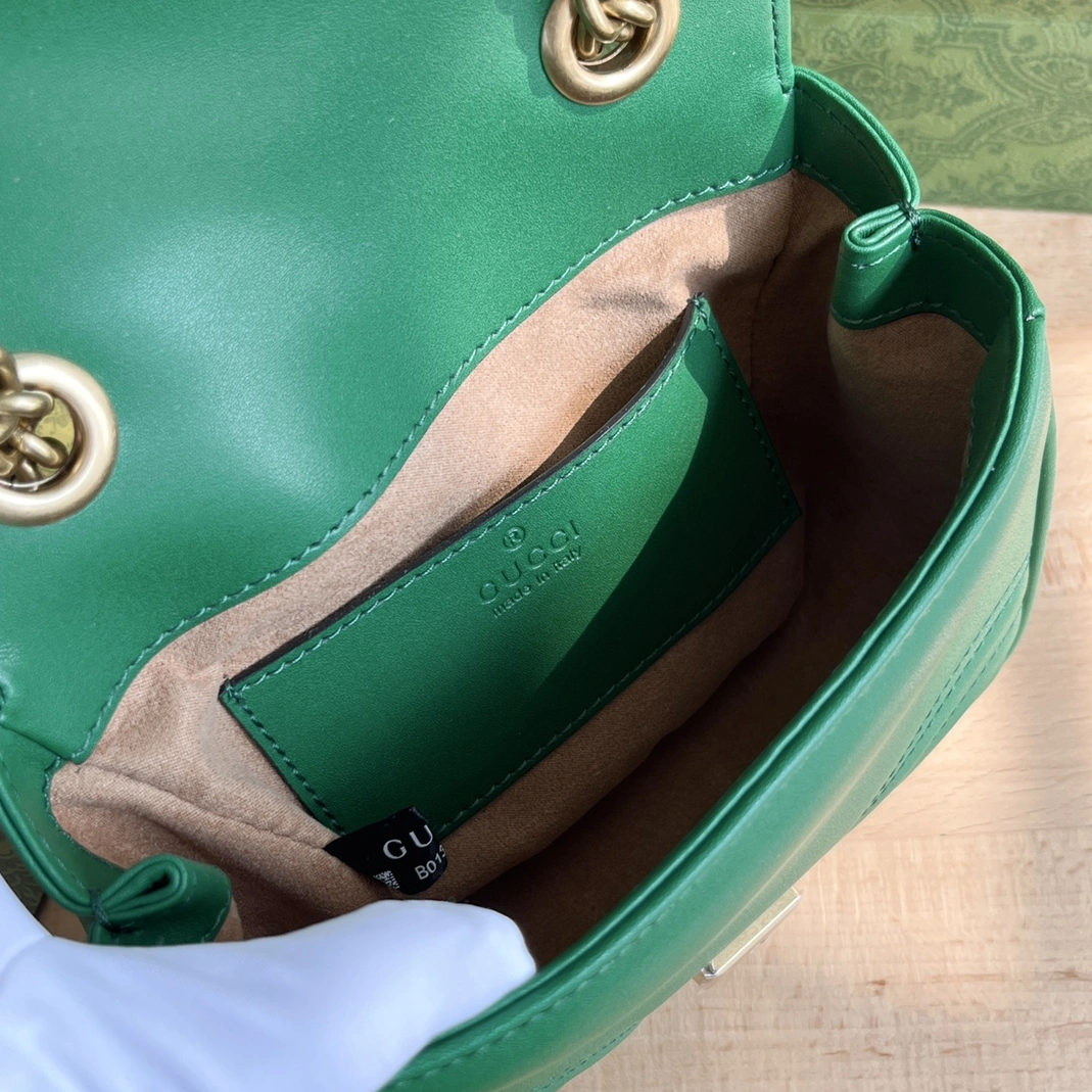 Gucci AAA Quality Messenger Bags For Women AllSeason 7551