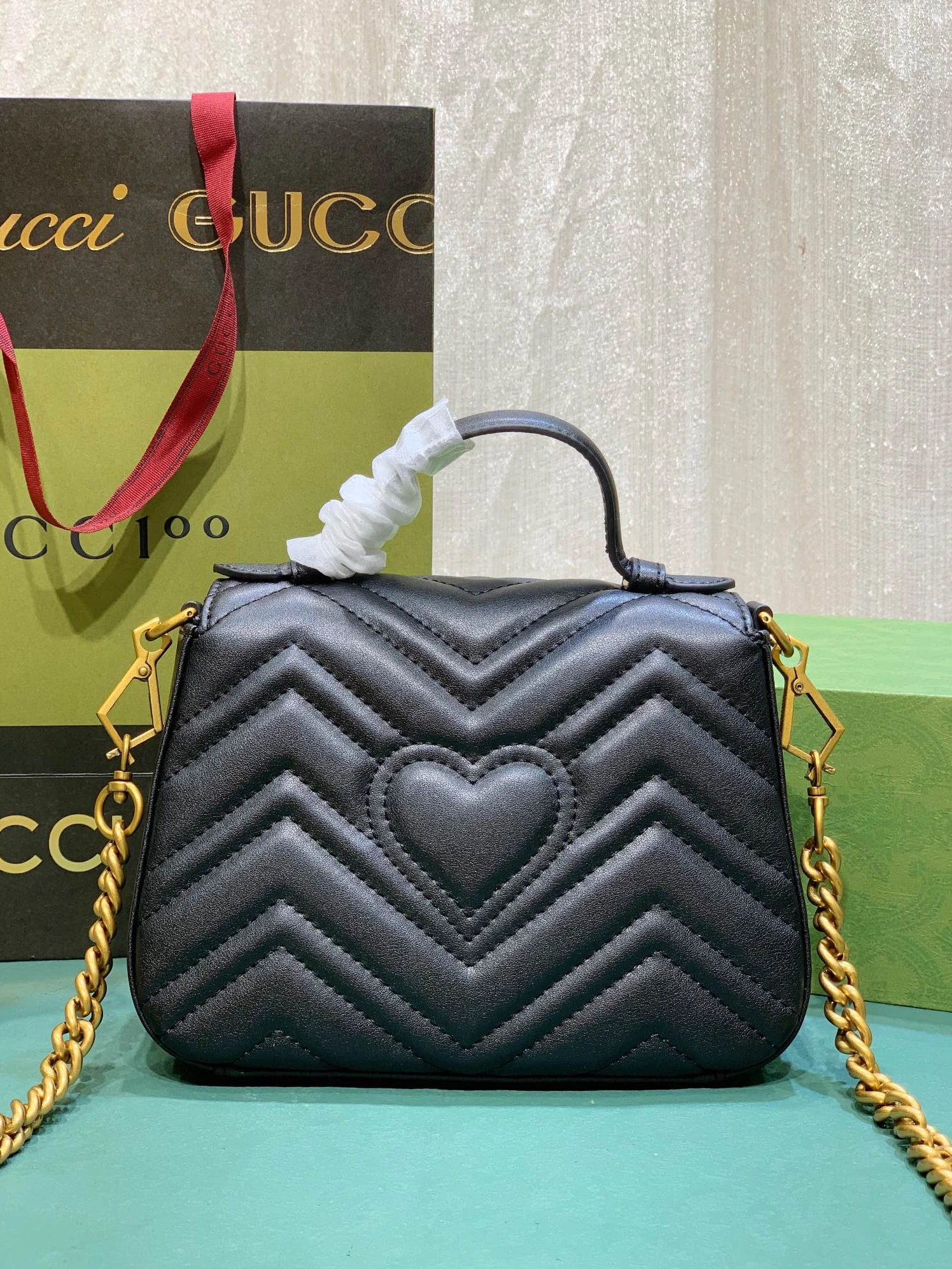 Gucci AAA Quality Messenger Bags For Women AllSeason 8218
