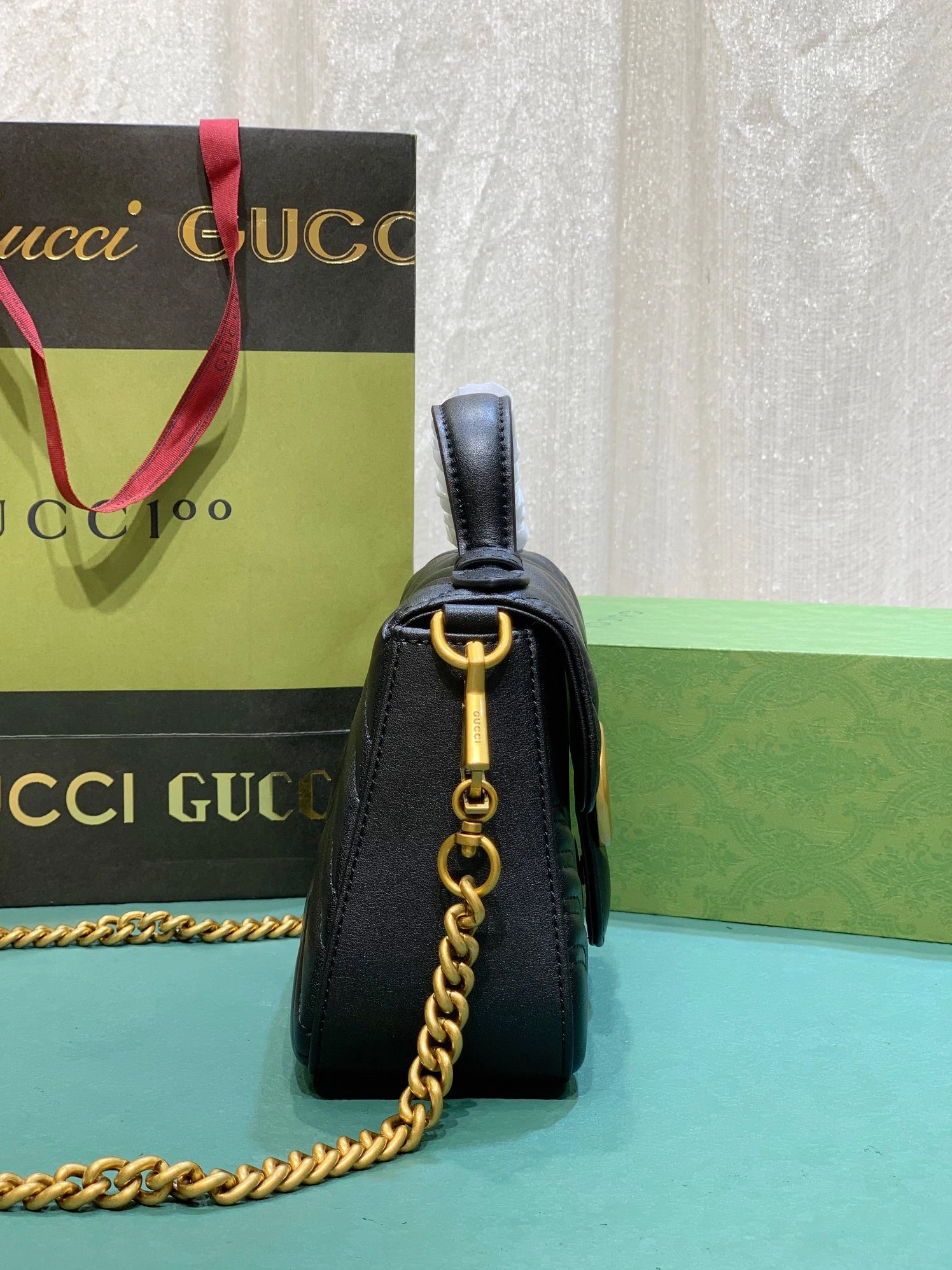 Gucci AAA Quality Messenger Bags For Women AllSeason 8218