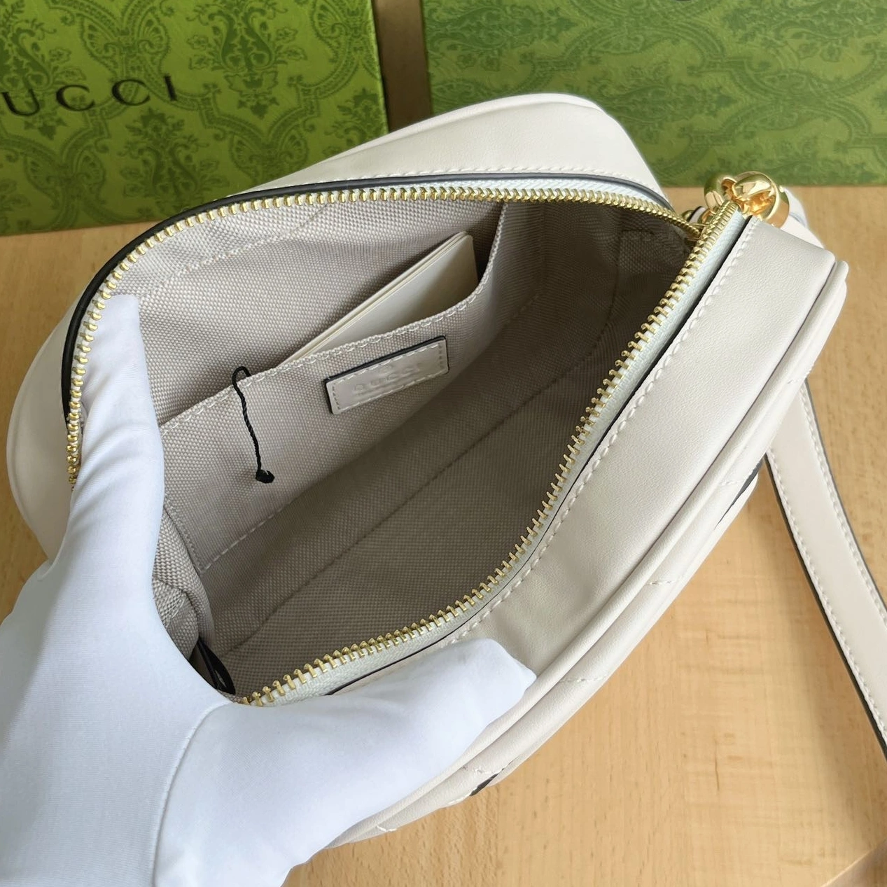 Gucci AAA Quality Messenger Bags For Women BestValue 2870