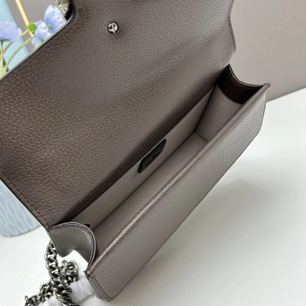 Gucci AAA Quality Messenger Bags For Women Bold 7737