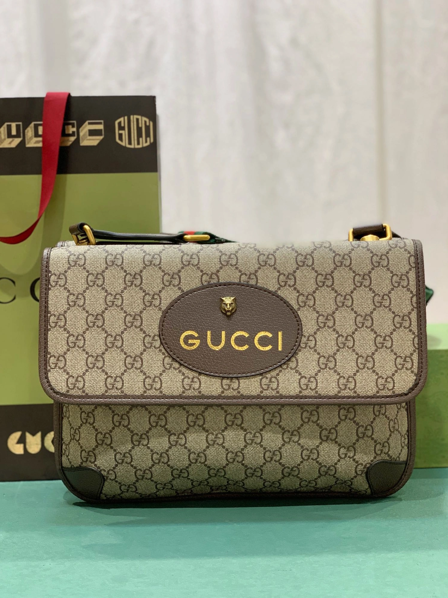 Gucci AAA Quality Messenger Bags For Women Breathable 8283