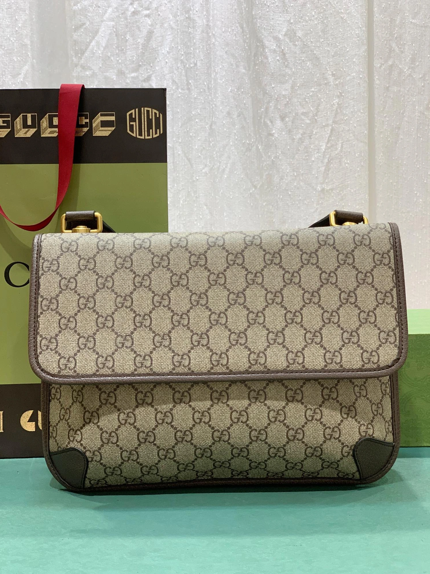Gucci AAA Quality Messenger Bags For Women Breathable 8283