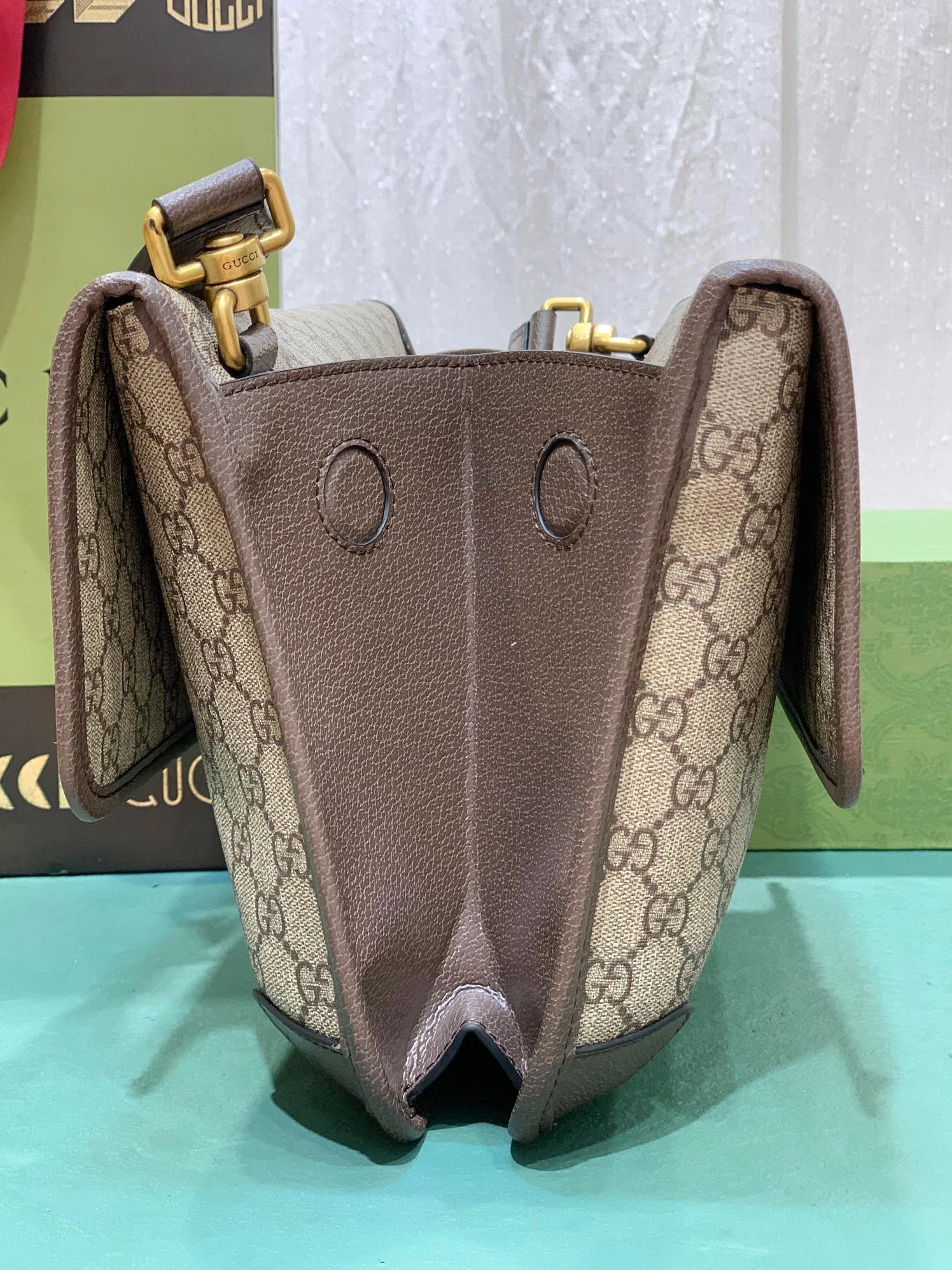 Gucci AAA Quality Messenger Bags For Women Breathable 8283