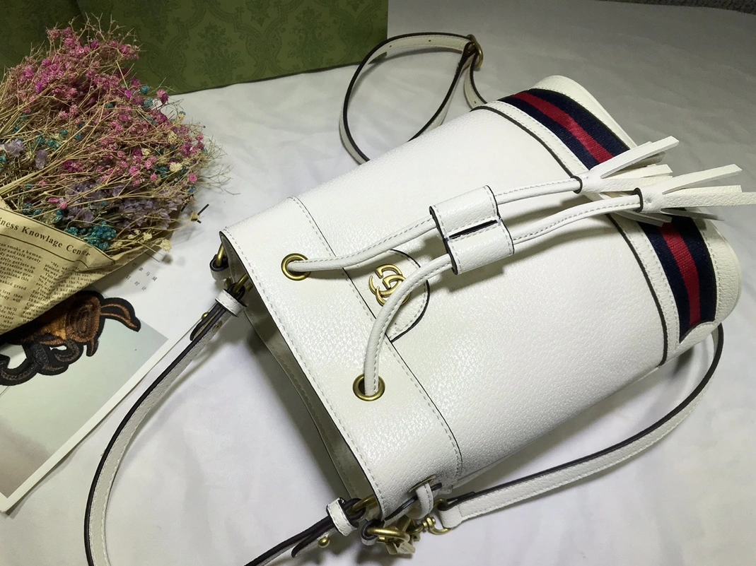 Gucci AAA Quality Messenger Bags For Women Bright 5635