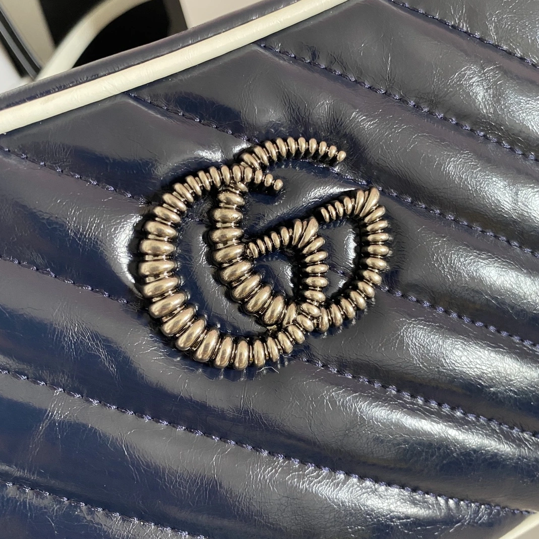 Gucci AAA Quality Messenger Bags For Women Bright 5672