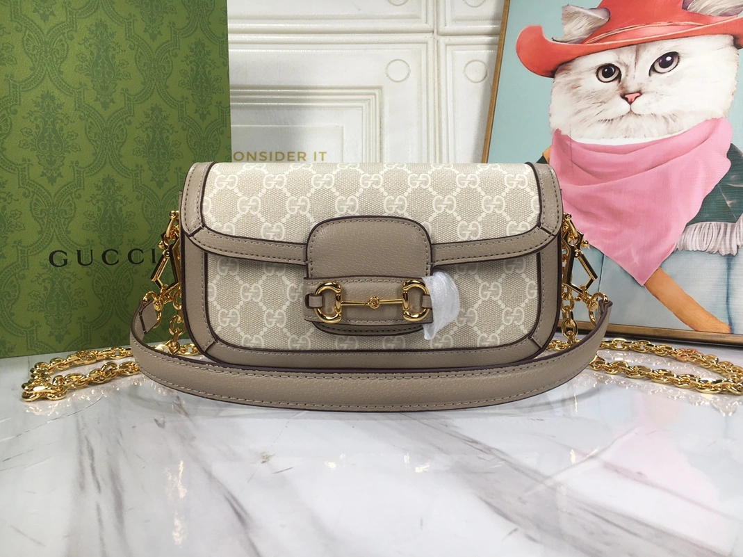 Gucci AAA Quality Messenger Bags For Women Bright 7042