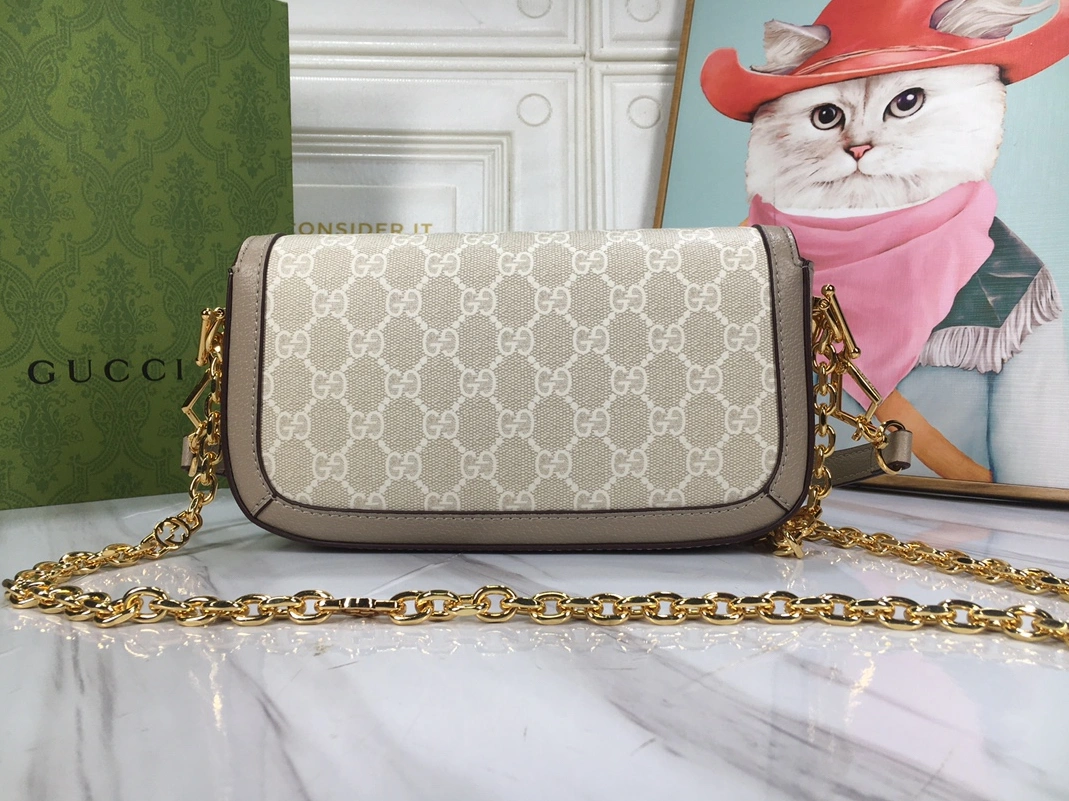 Gucci AAA Quality Messenger Bags For Women Bright 7042
