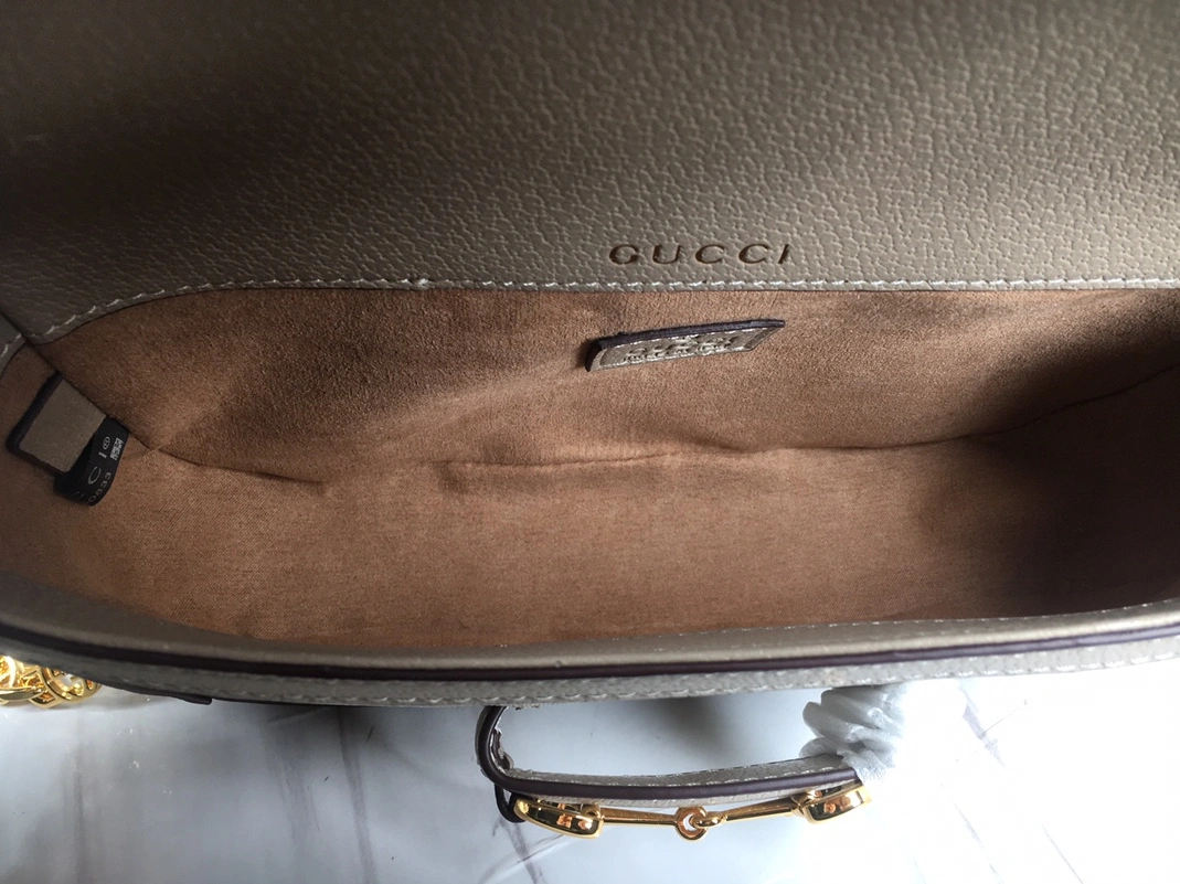 Gucci AAA Quality Messenger Bags For Women Bright 7042