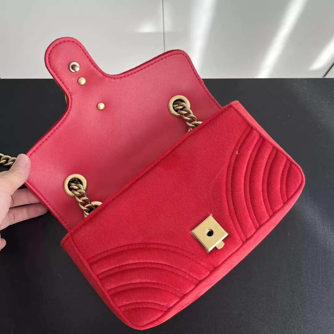 Gucci AAA Quality Messenger Bags For Women Bright 8516