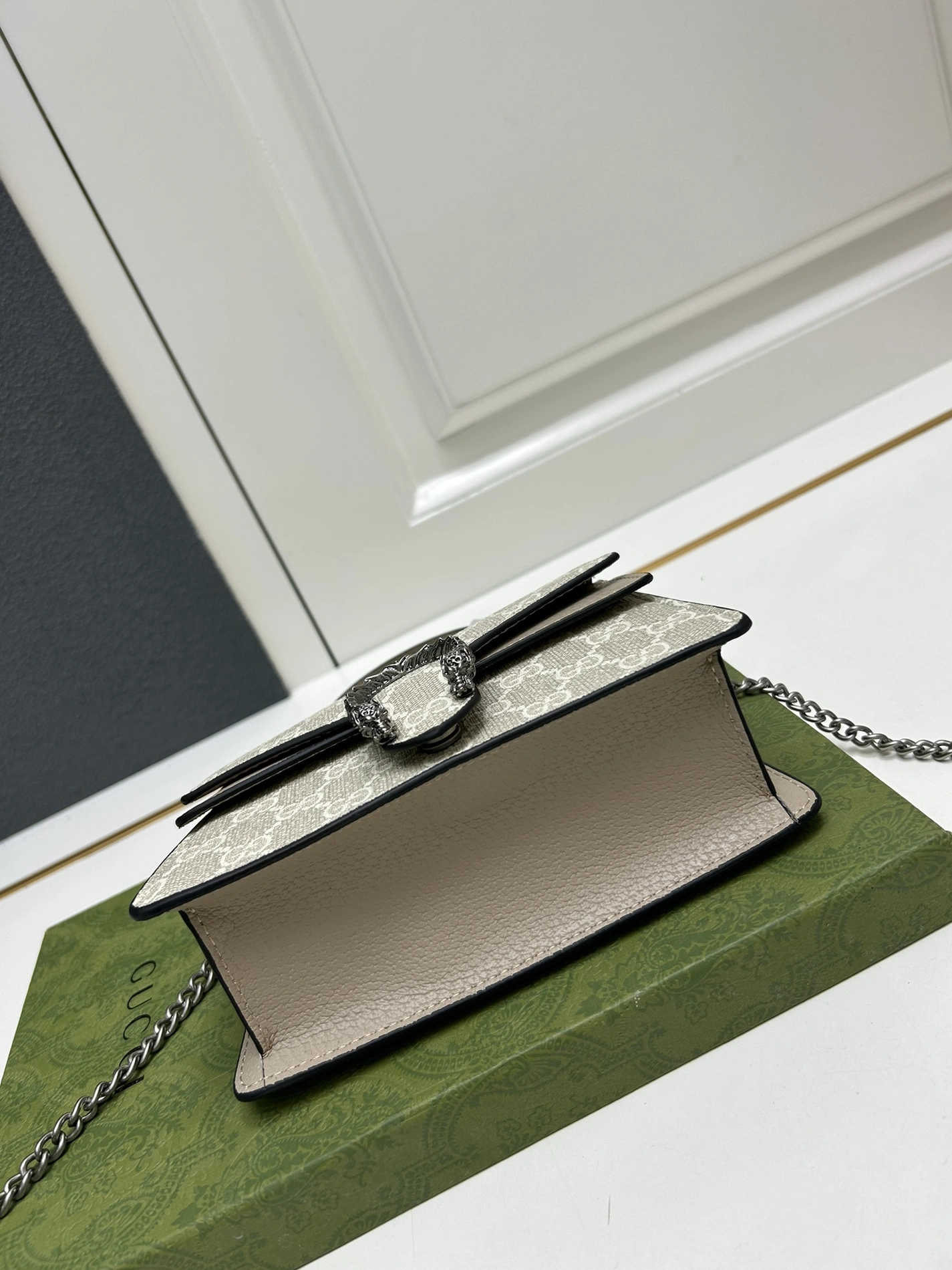 Gucci AAA Quality Messenger Bags For Women Bright 8987