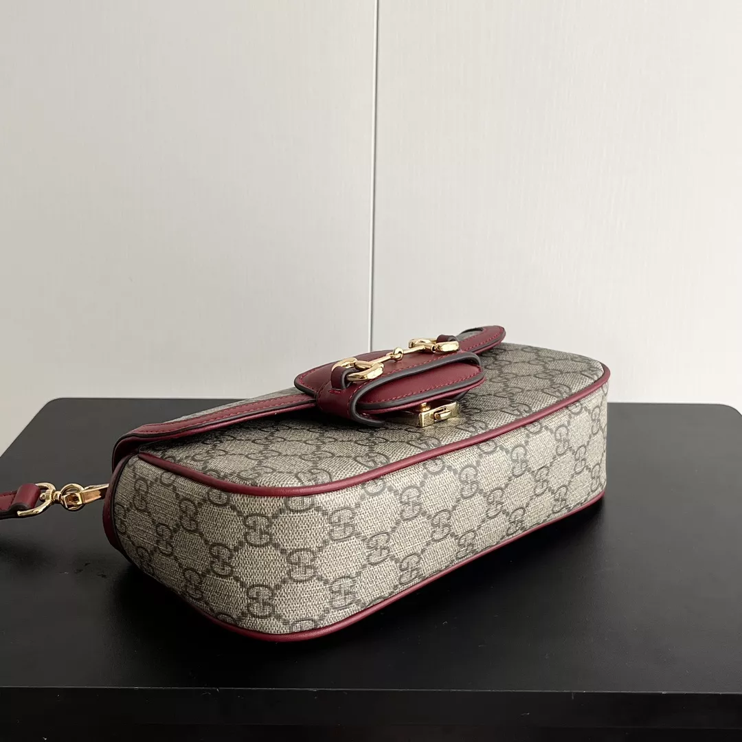 Gucci AAA Quality Messenger Bags For Women Bright 9515