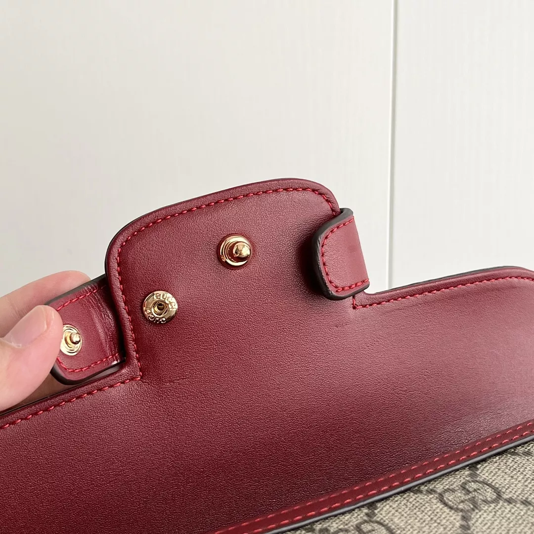 Gucci AAA Quality Messenger Bags For Women Bright 9515