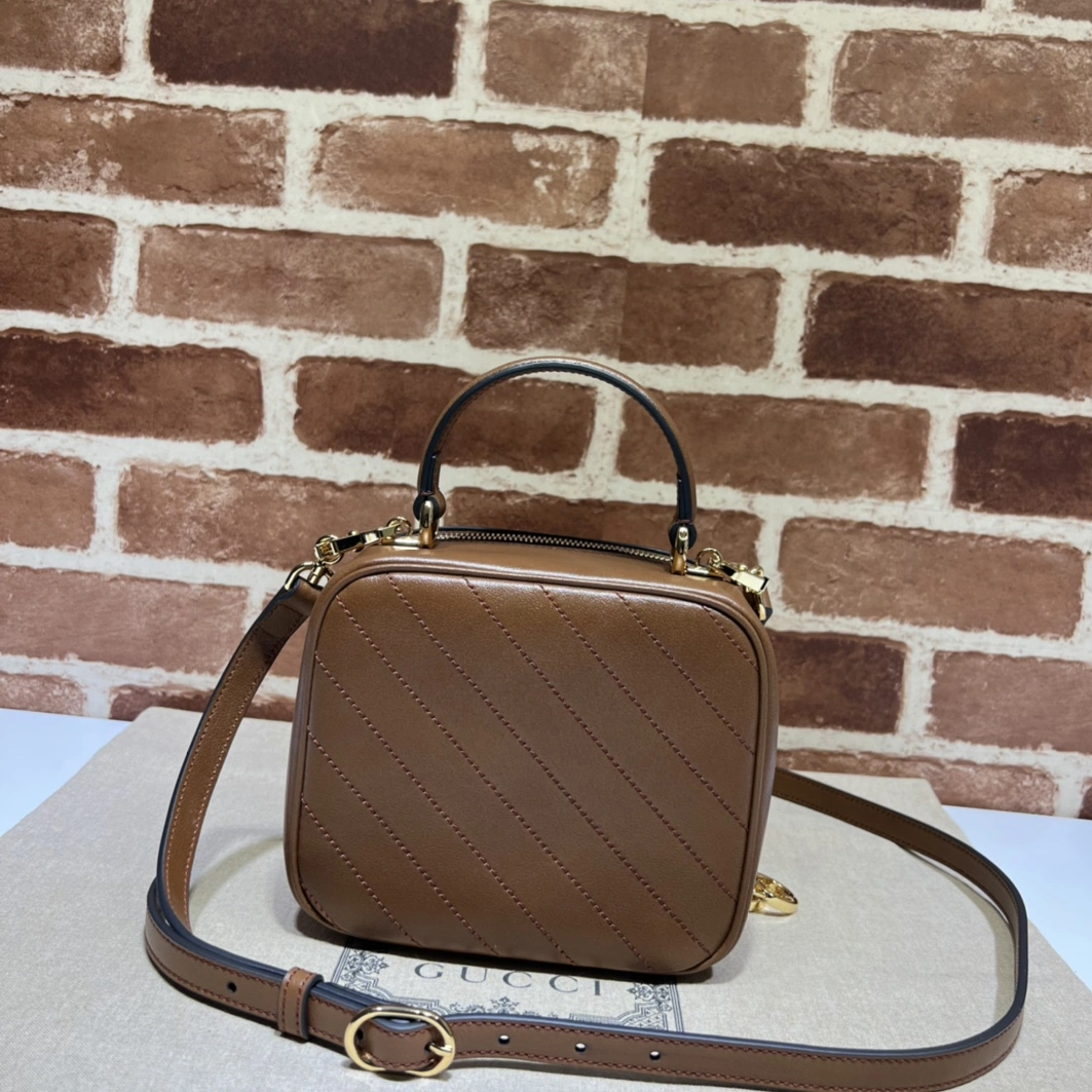 Gucci AAA Quality Messenger Bags For Women Classic 1584