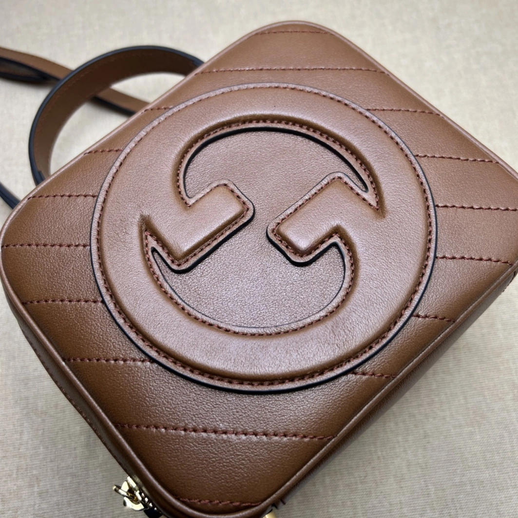 Gucci AAA Quality Messenger Bags For Women Classic 1584