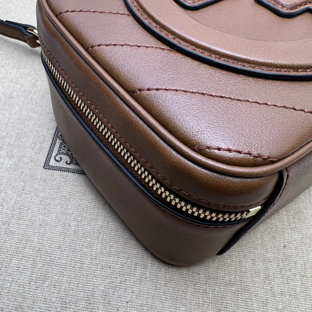 Gucci AAA Quality Messenger Bags For Women Classic 1584