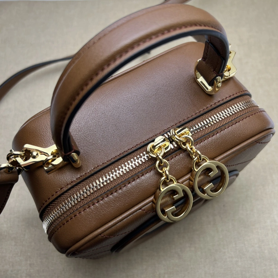 Gucci AAA Quality Messenger Bags For Women Classic 1584