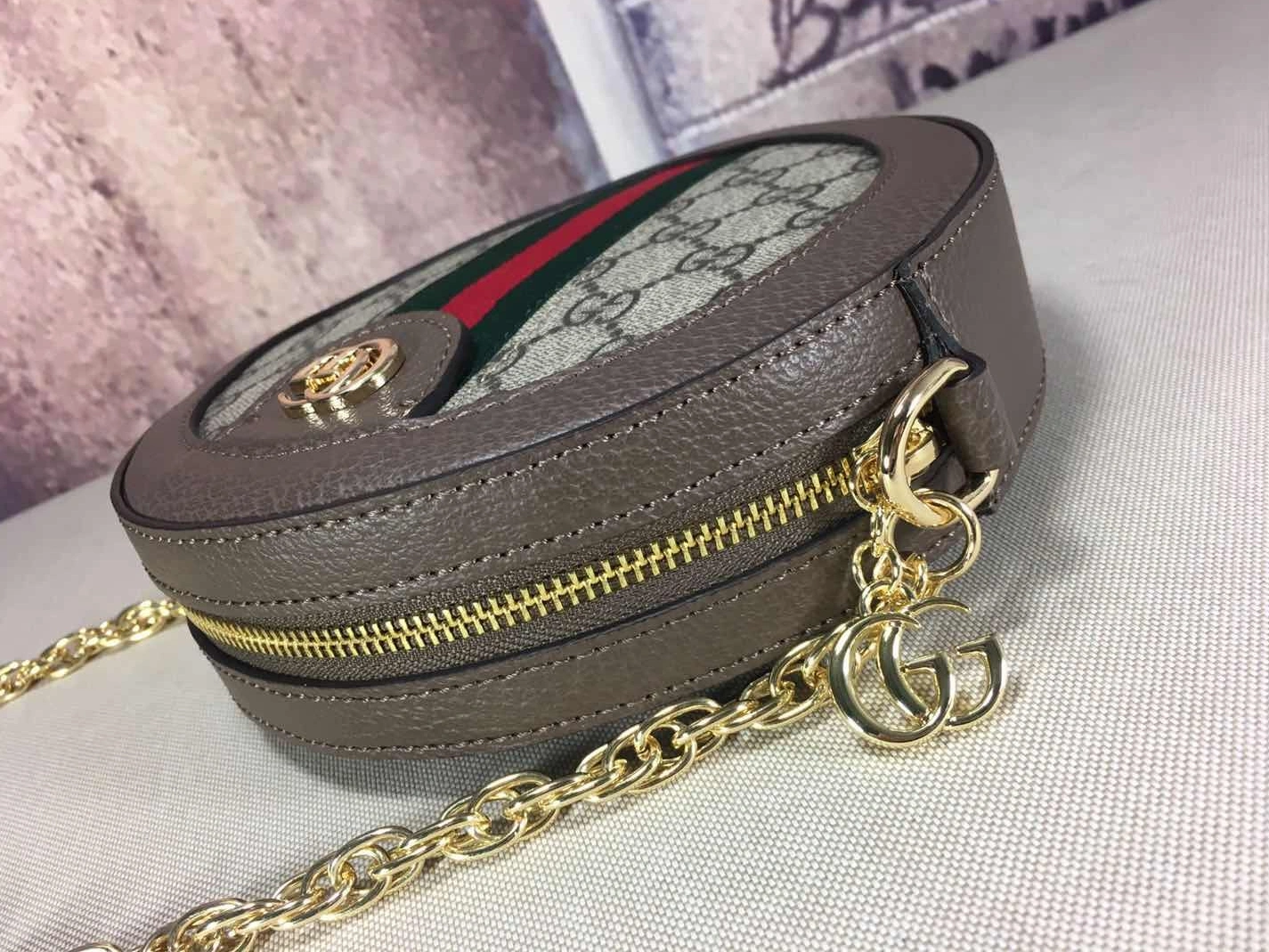Gucci AAA Quality Messenger Bags For Women Comfortable 5052