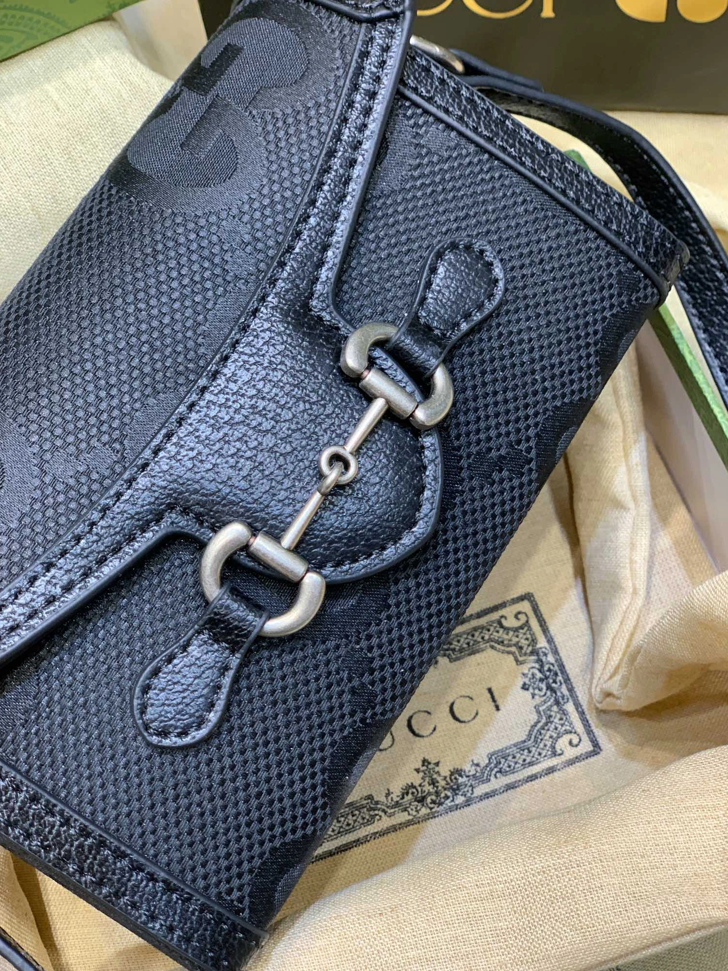 Gucci AAA Quality Messenger Bags For Women Comfortable 6596