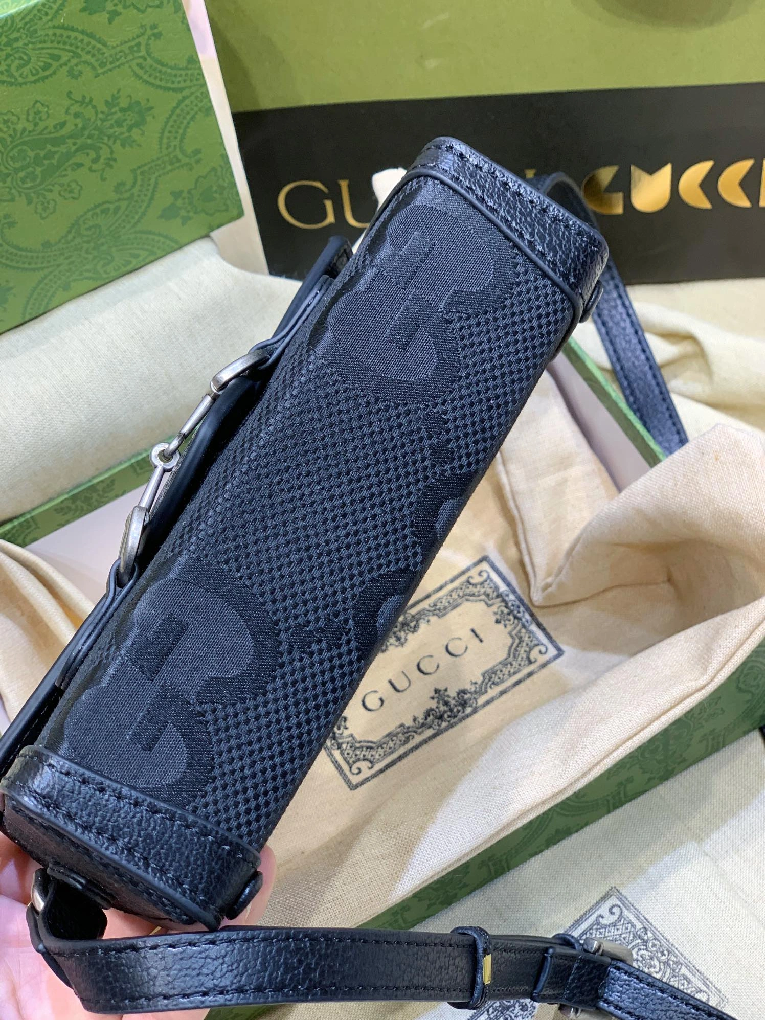 Gucci AAA Quality Messenger Bags For Women Comfortable 6596