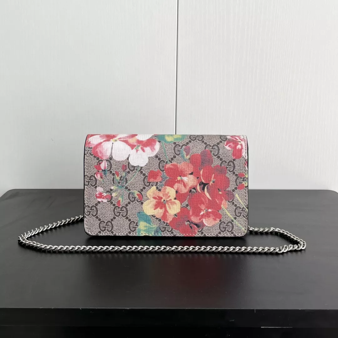Gucci AAA Quality Messenger Bags For Women Comfortable 7688