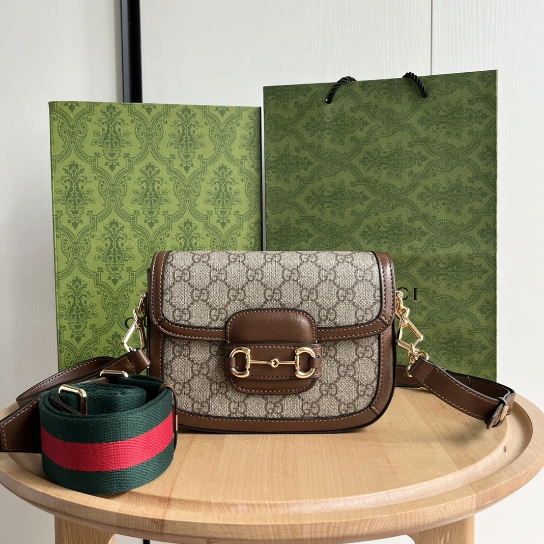 Gucci AAA Quality Messenger Bags For Women Cozy 1773
