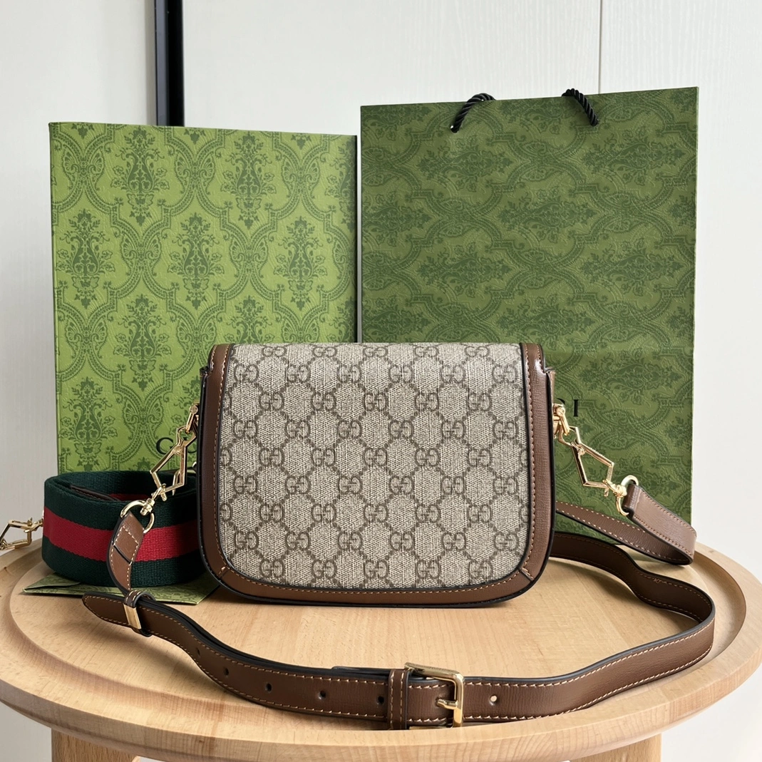 Gucci AAA Quality Messenger Bags For Women Cozy 1773