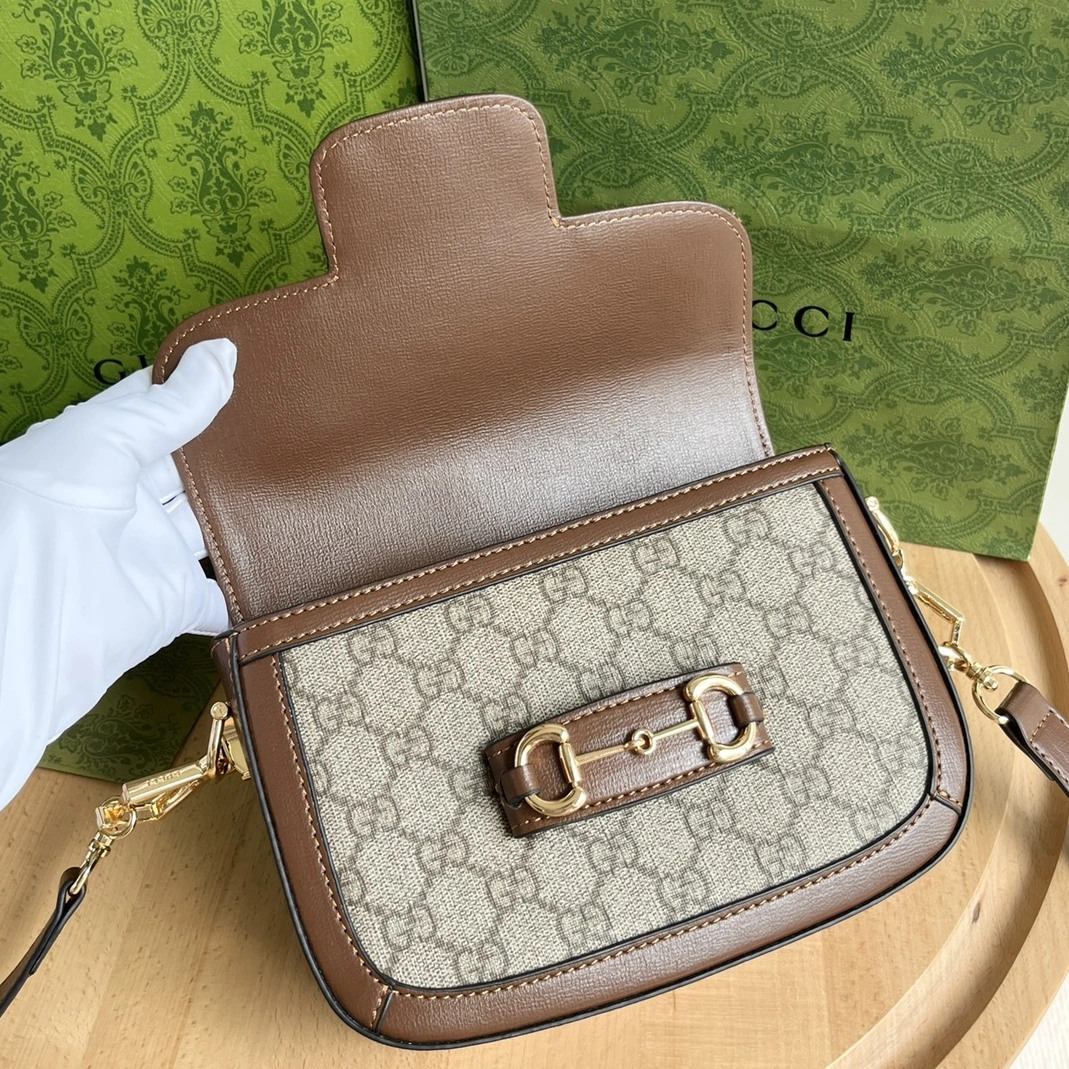 Gucci AAA Quality Messenger Bags For Women Cozy 1773