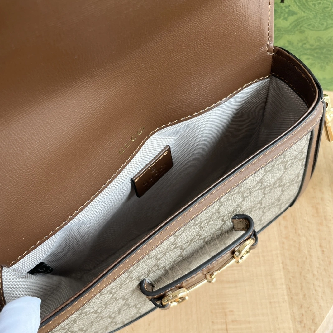 Gucci AAA Quality Messenger Bags For Women Cozy 1773
