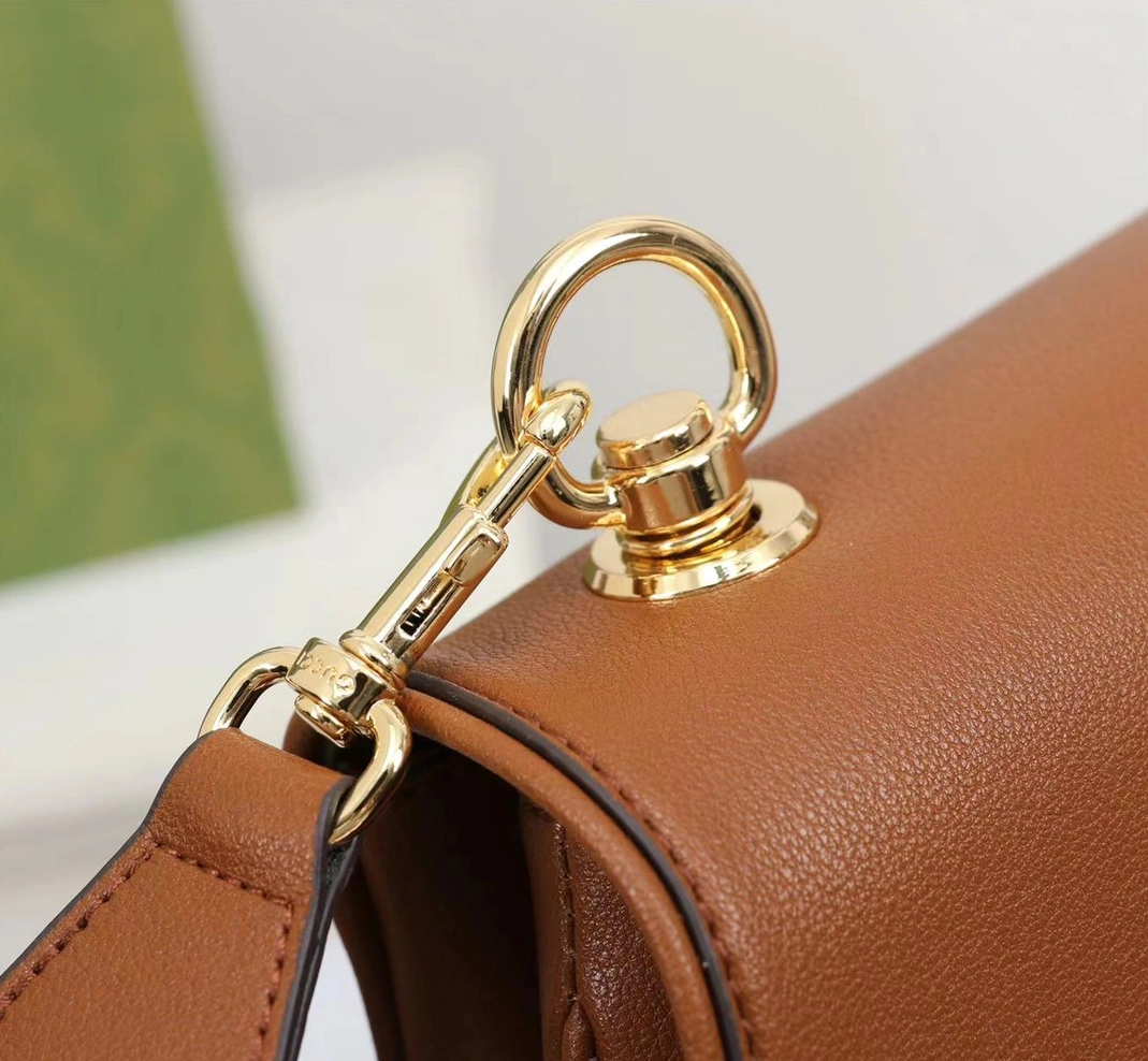 Gucci AAA Quality Messenger Bags For Women Cozy 2945