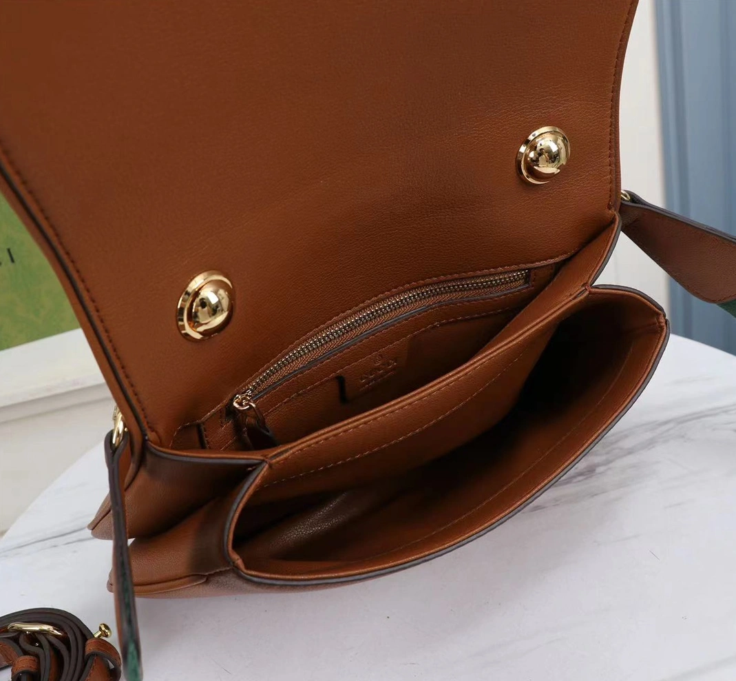 Gucci AAA Quality Messenger Bags For Women Cozy 2945