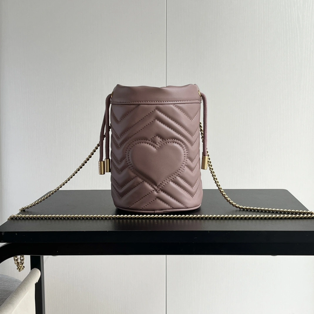 Gucci AAA Quality Messenger Bags For Women Cozy 7448
