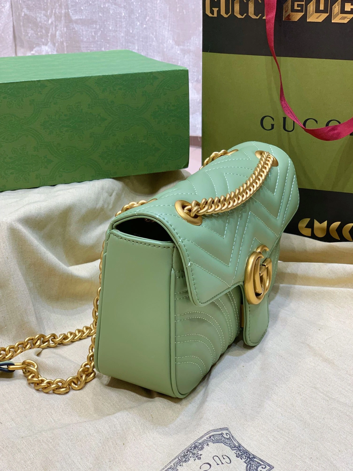 Gucci AAA Quality Messenger Bags For Women Cozy 7898