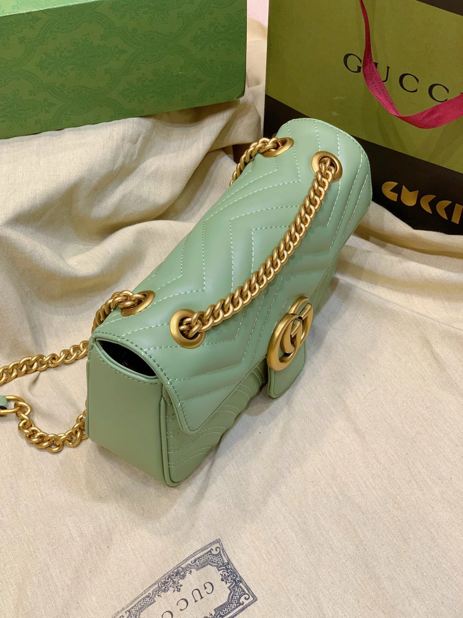 Gucci AAA Quality Messenger Bags For Women Cozy 7898