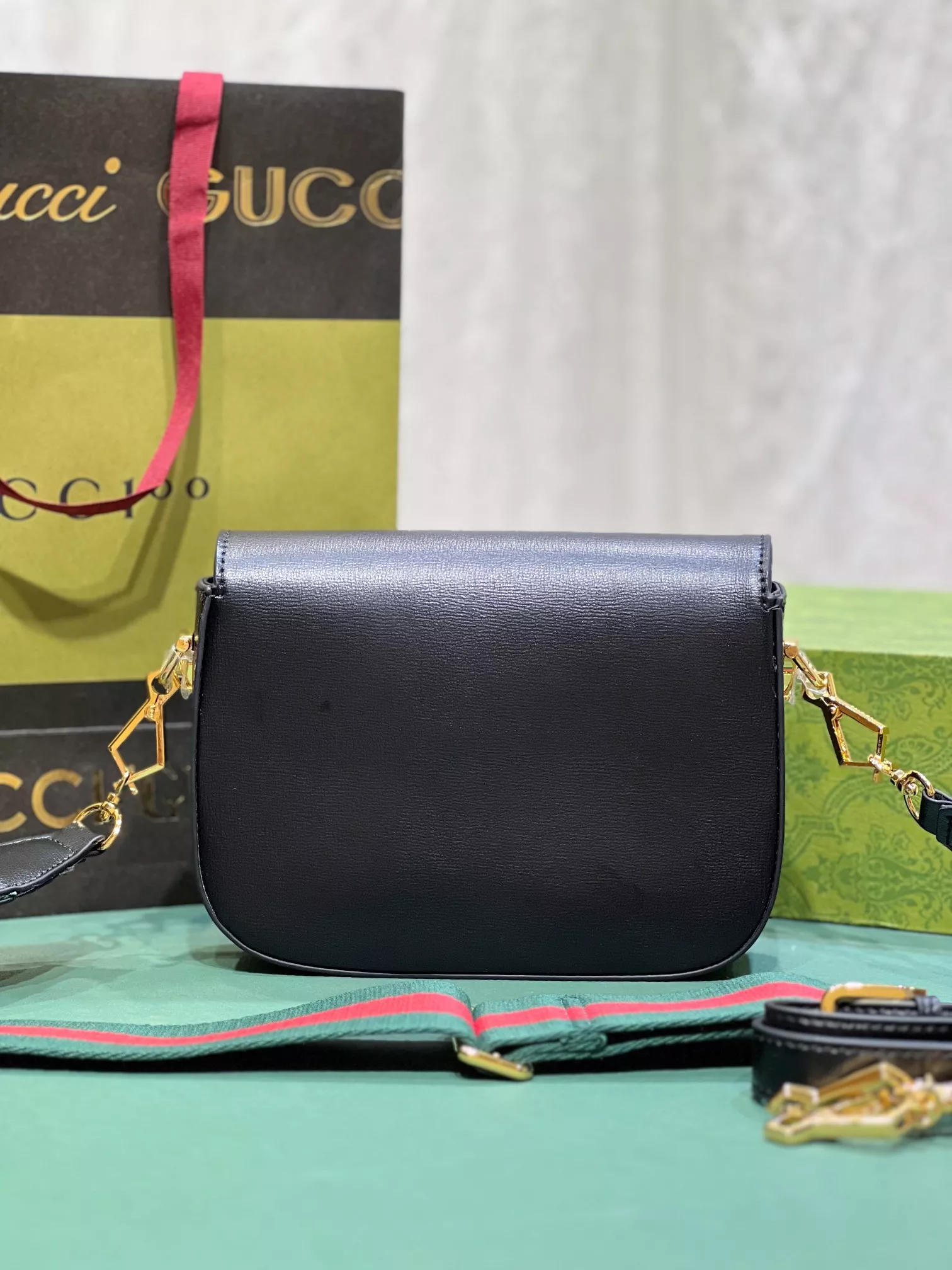 Gucci AAA Quality Messenger Bags For Women DailyWear 9095