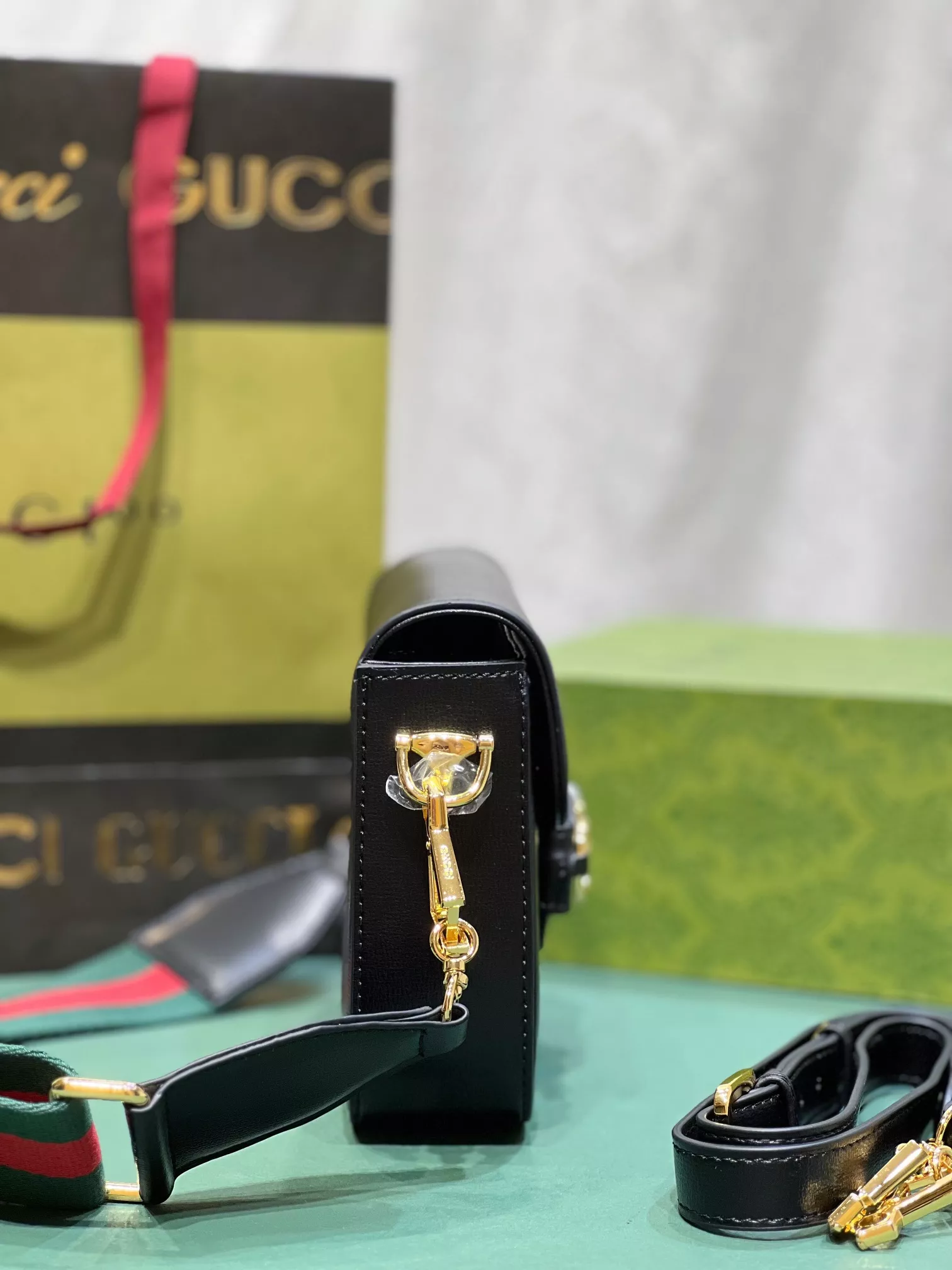 Gucci AAA Quality Messenger Bags For Women DailyWear 9095