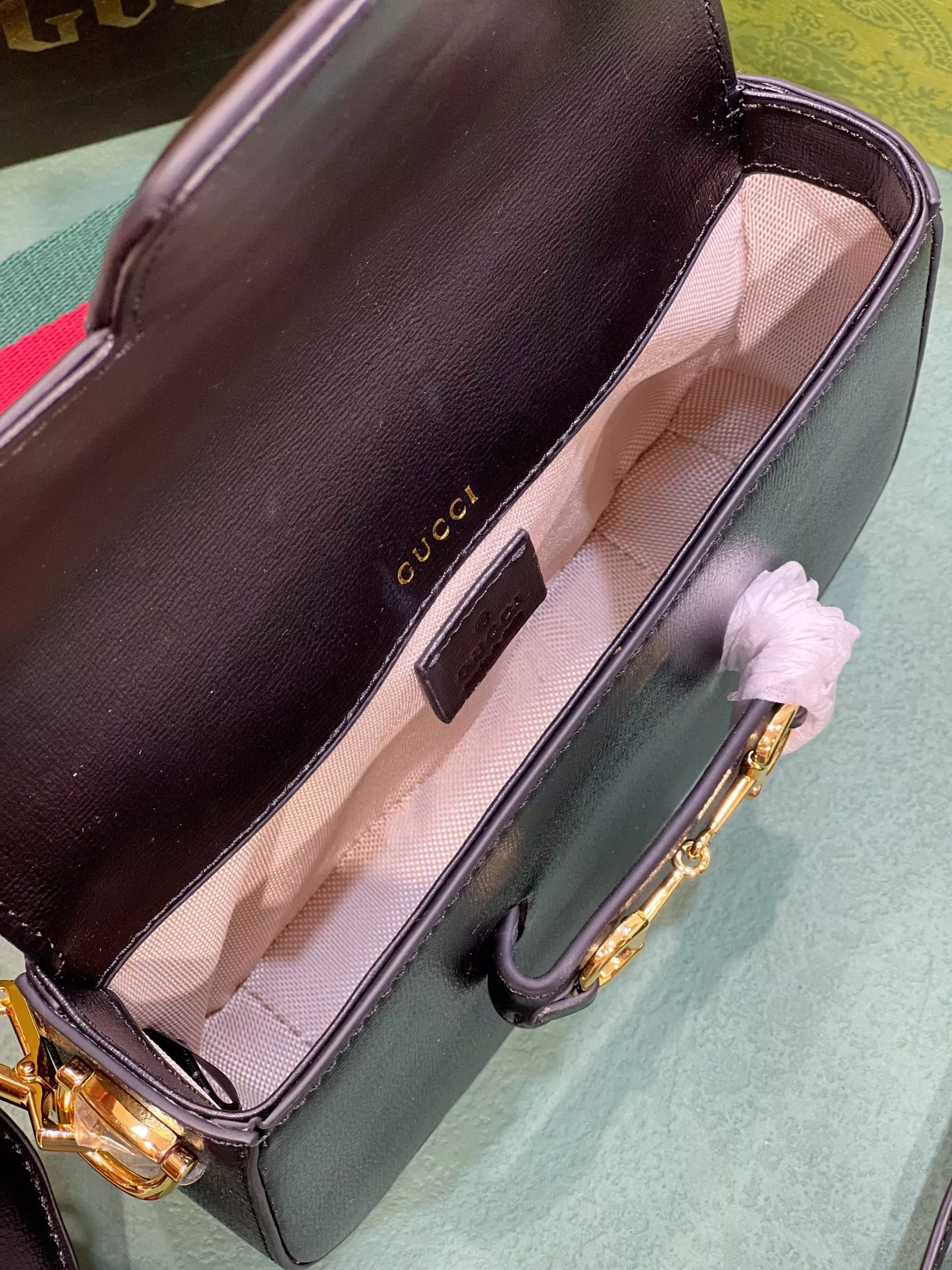 Gucci AAA Quality Messenger Bags For Women DailyWear 9095