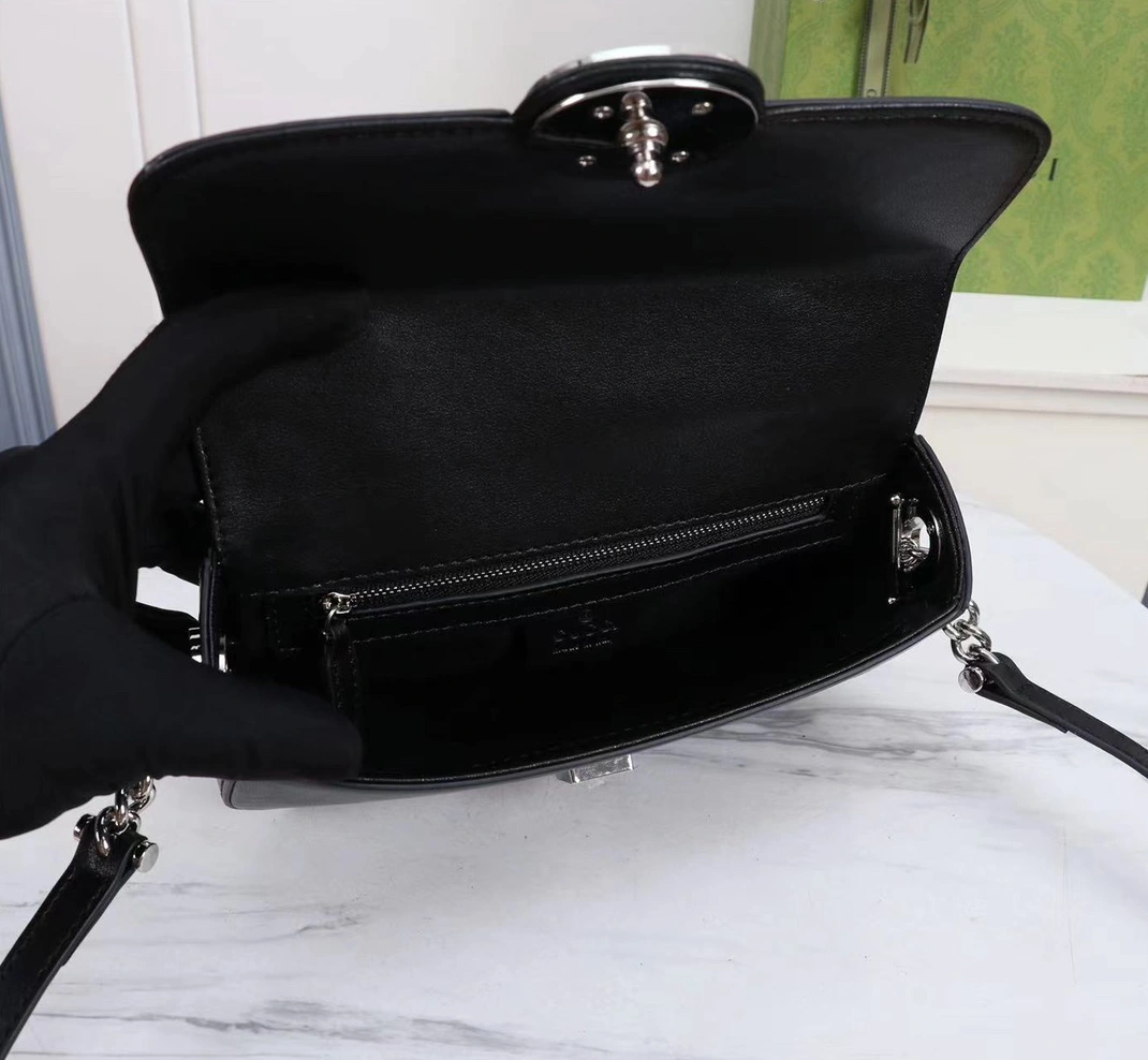 Gucci AAA Quality Messenger Bags For Women DailyWear 9212