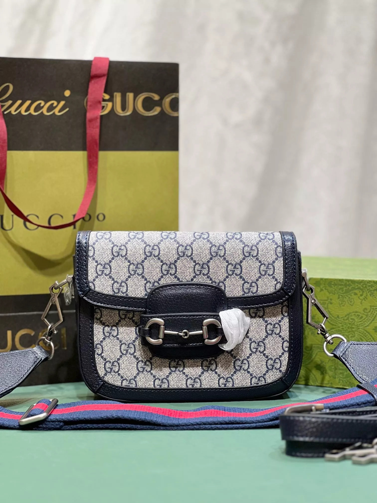 Gucci AAA Quality Messenger Bags For Women Durable 5305