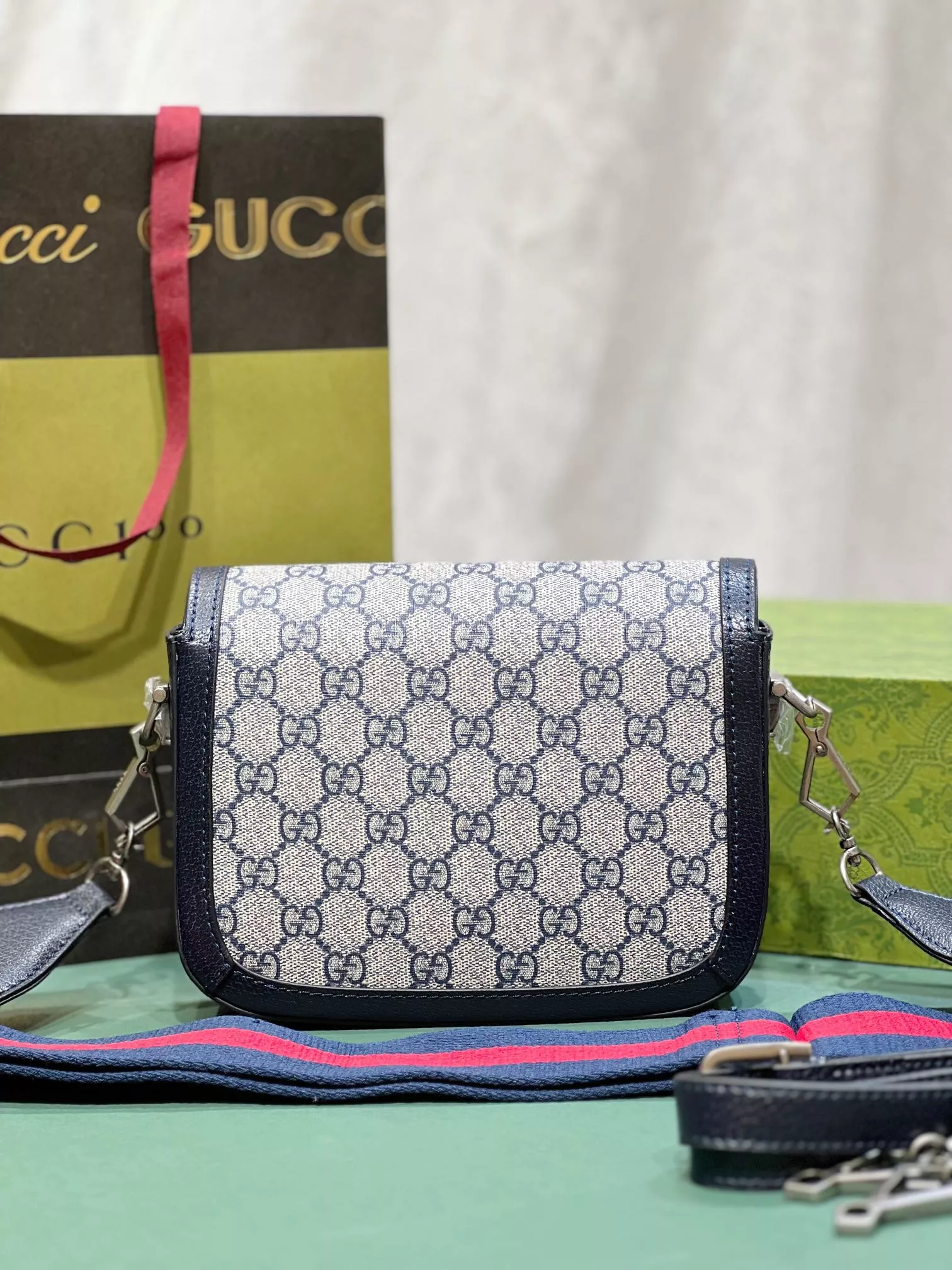 Gucci AAA Quality Messenger Bags For Women Durable 5305
